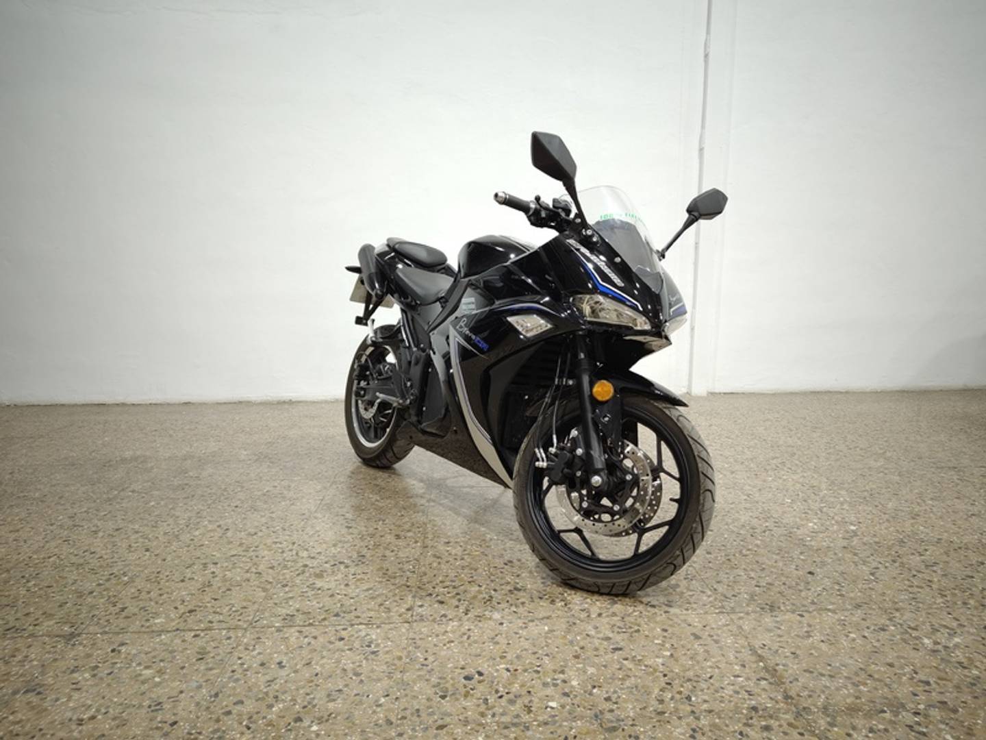 Foto E-BROH BRAVO E-BROH BRAVO CR (6CV)