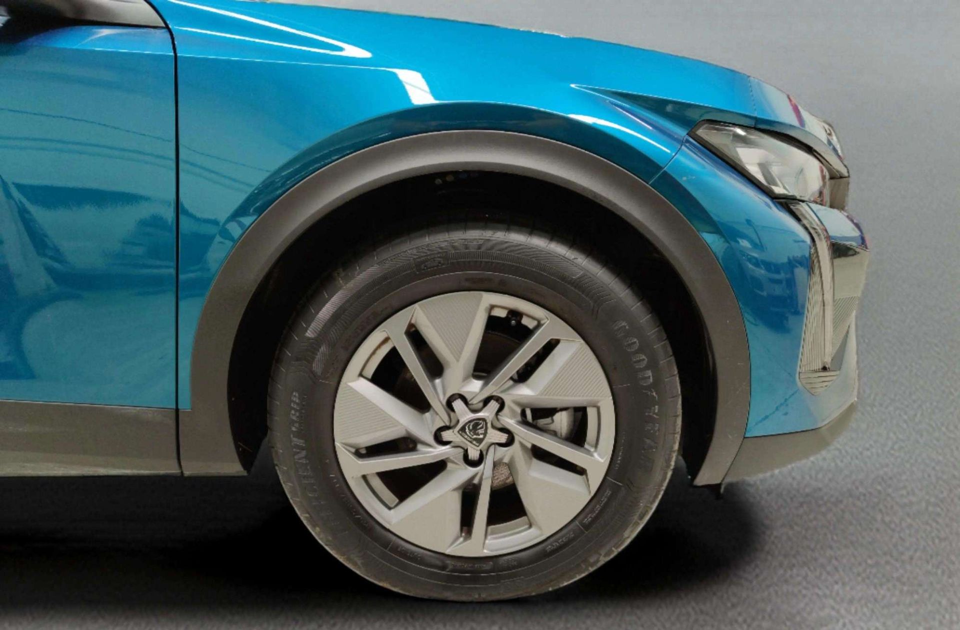 Peugeot 408 Allure Hybrid 145 eDCS6 - foto 40