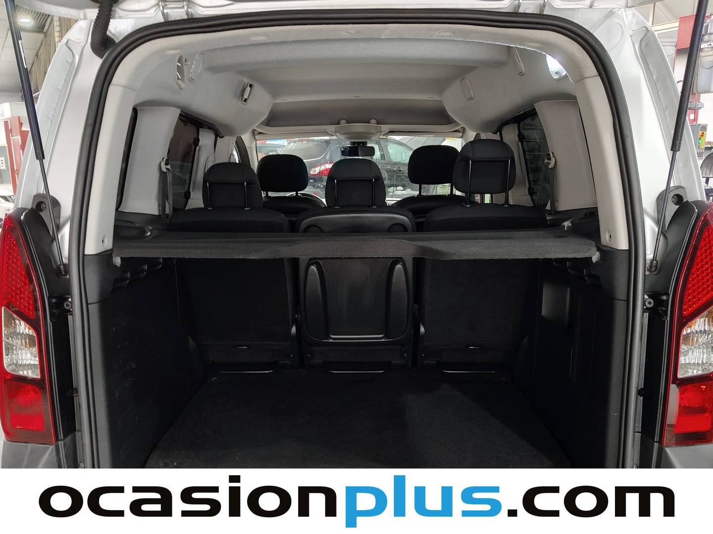 Fotos maletero Peugeot Partner Peugeot Partner Tepee BlueHDi 120 Outdoor (120 CV)