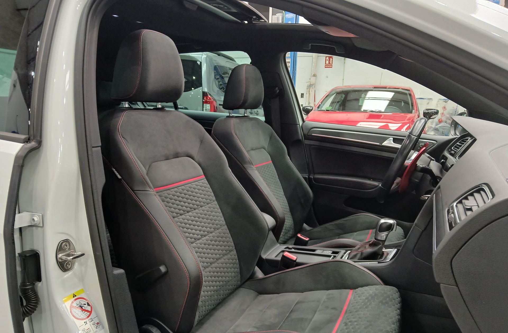 Volkswagen Golf GTI Performance 2.0 TSI DSG - foto 21