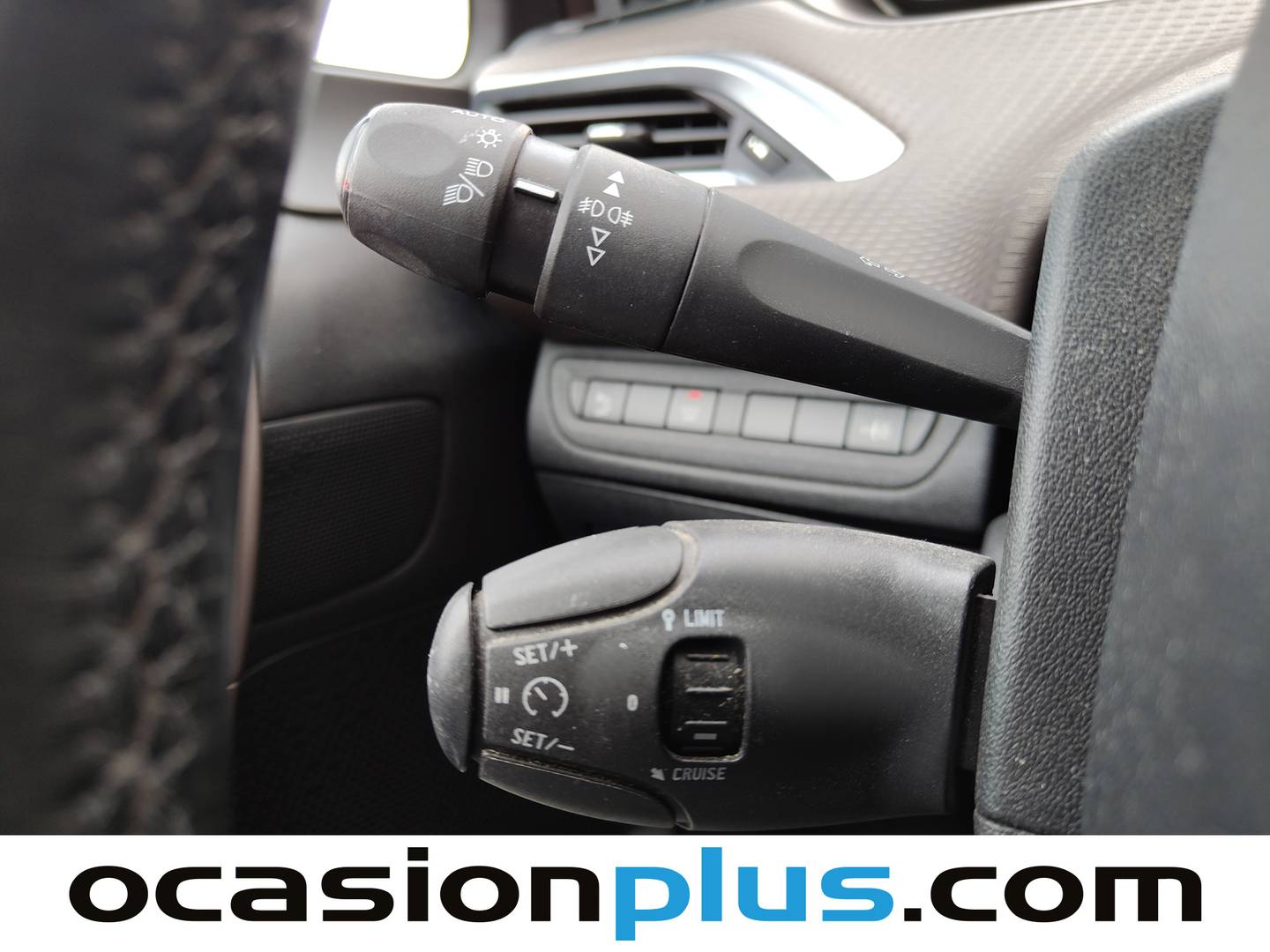 Acabados Peugeot 2008 Peugeot 2008 e-HDI 115 Allure (115 CV)