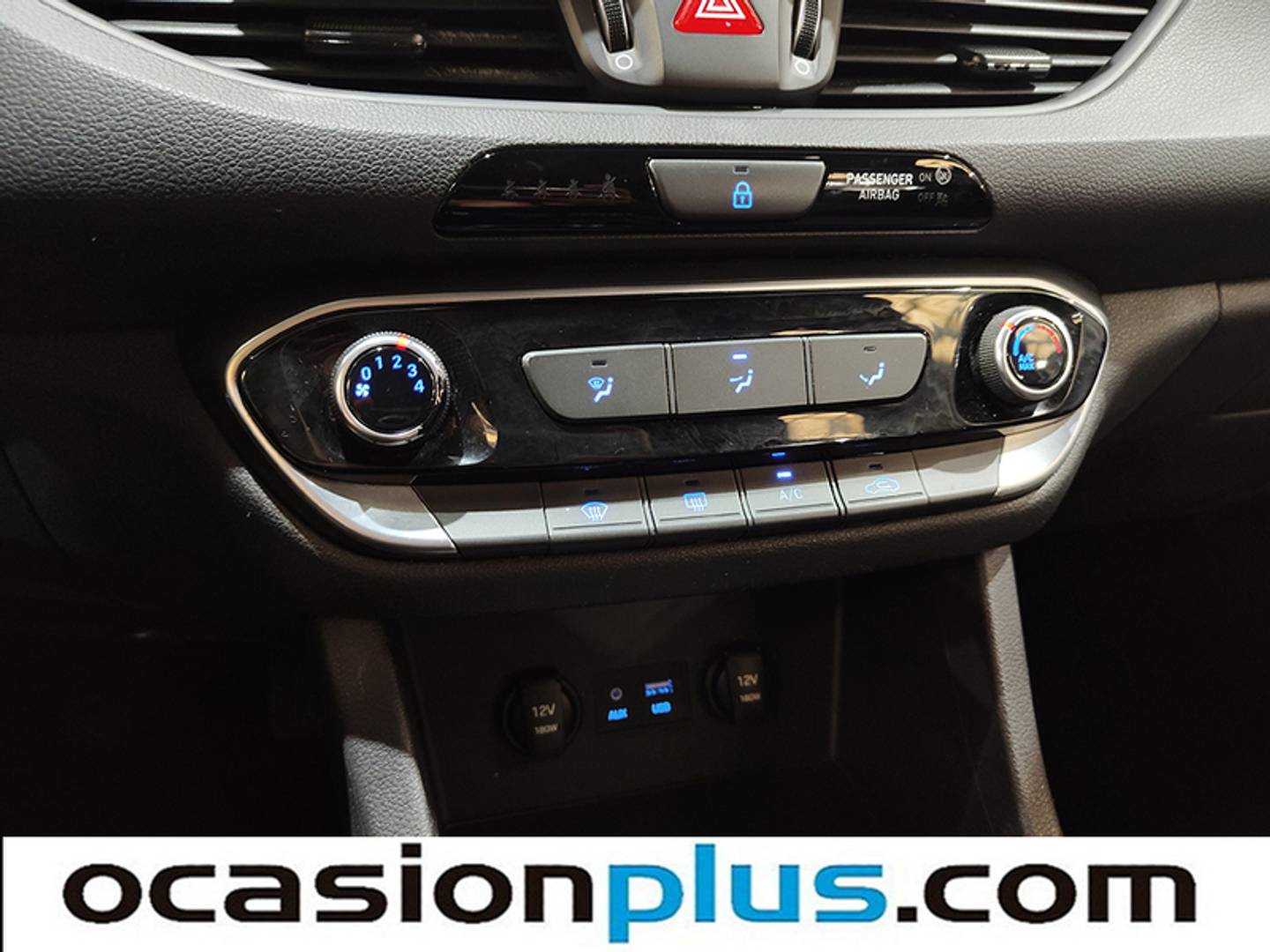 Foto Hyundai i30 Hyundai i30 1.4 MPI Essence (100 CV)