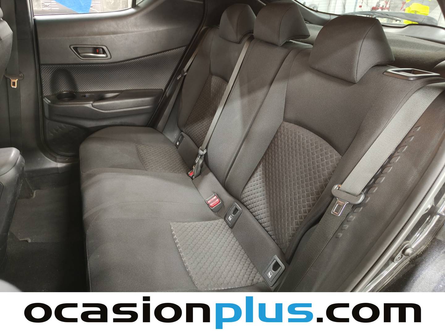 Foto asientos traseros Toyota C-HR Toyota C-HR 1.8 125H Advance (122 CV)