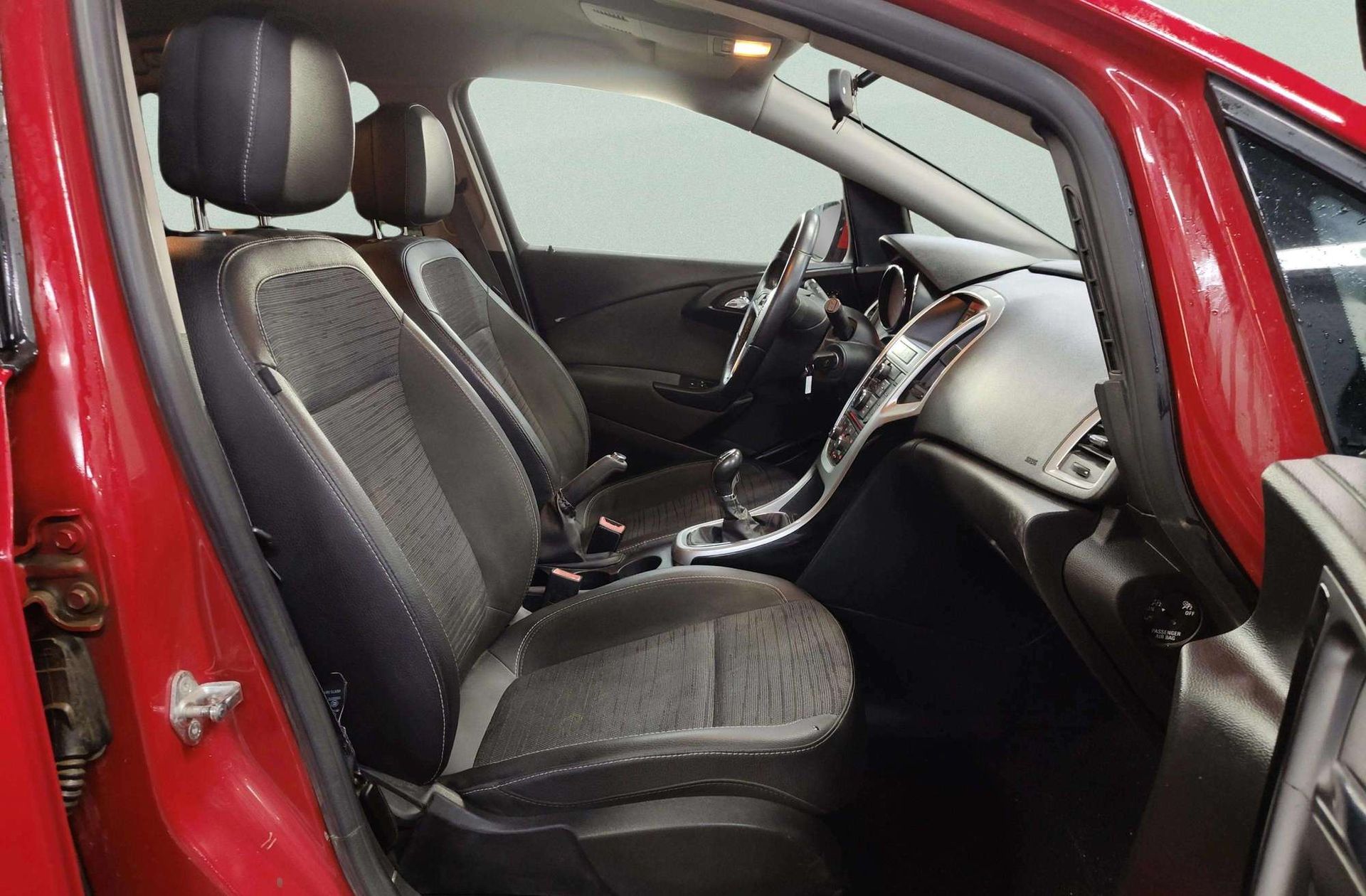 Opel Astra 2.0 CDTi Selective - foto 15