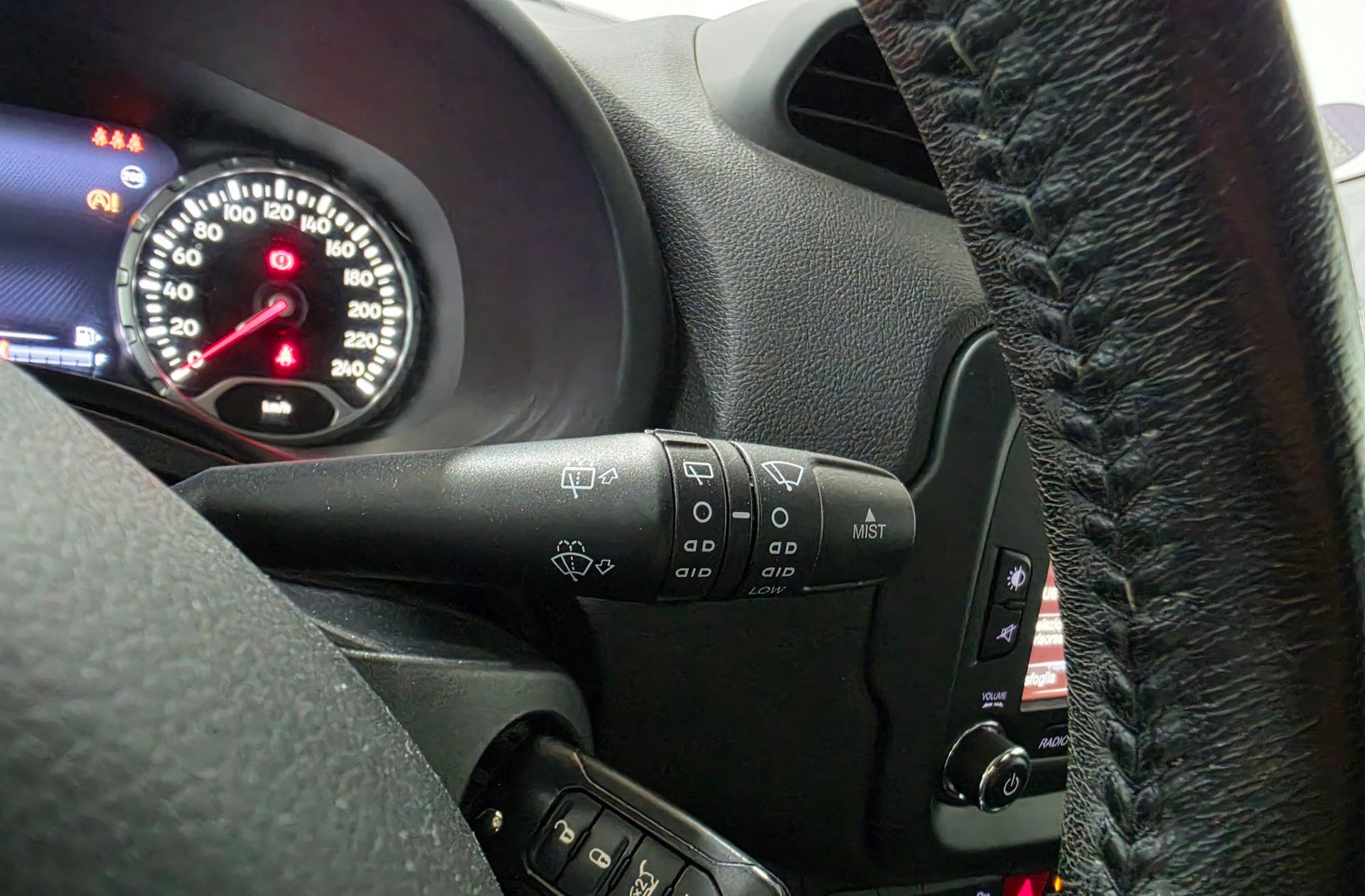 Jeep Renegade 1.6 MultiJet Limited 4x2 - foto 25
