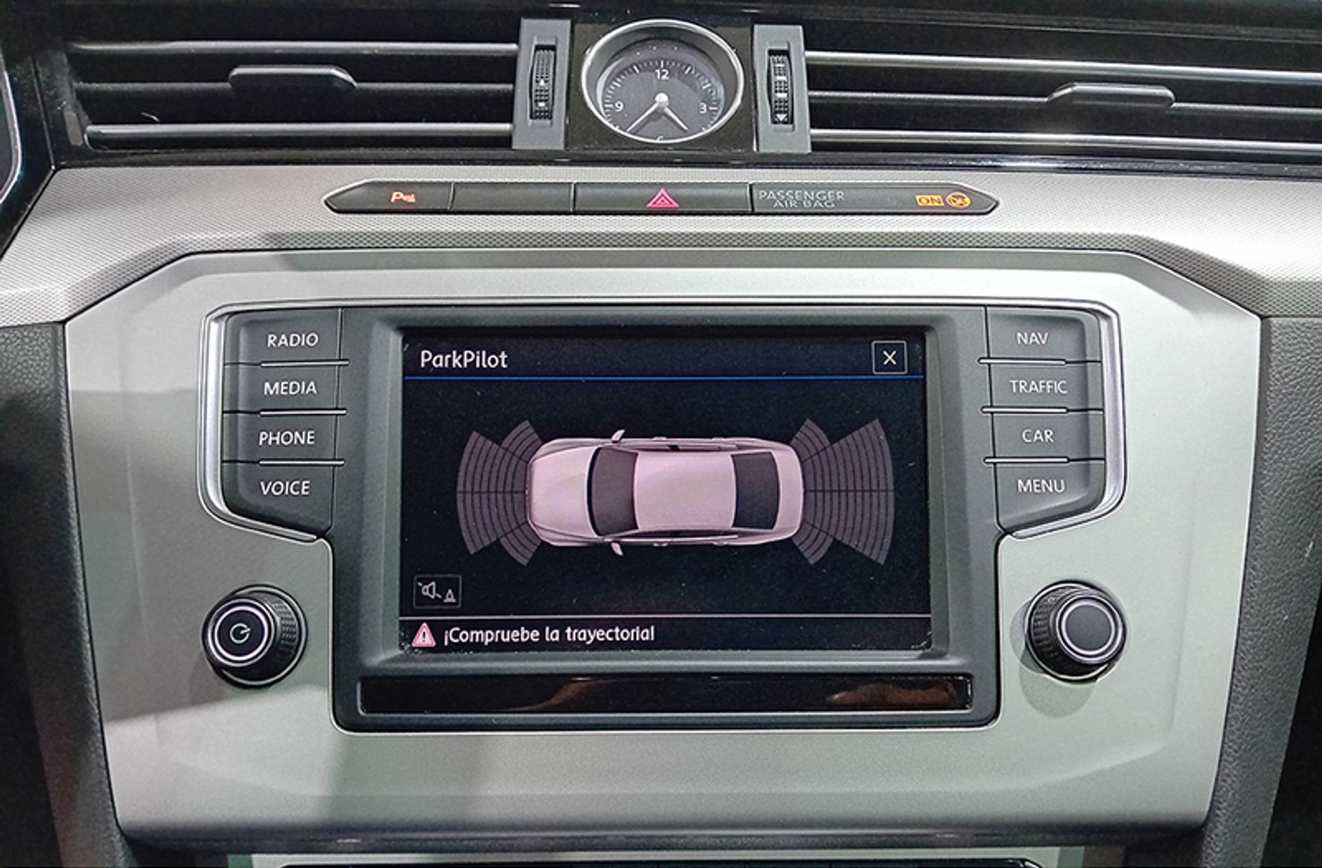 Volkswagen Passat Advance 2.0 TDI BMT DSG - foto 9