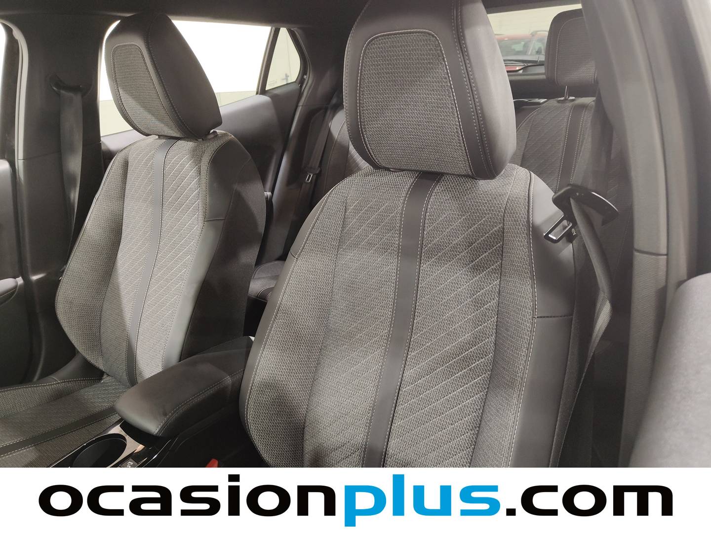 Foto Peugeot 2008 Peugeot 2008 Allure Hybrid eDCS6  (136 CV)