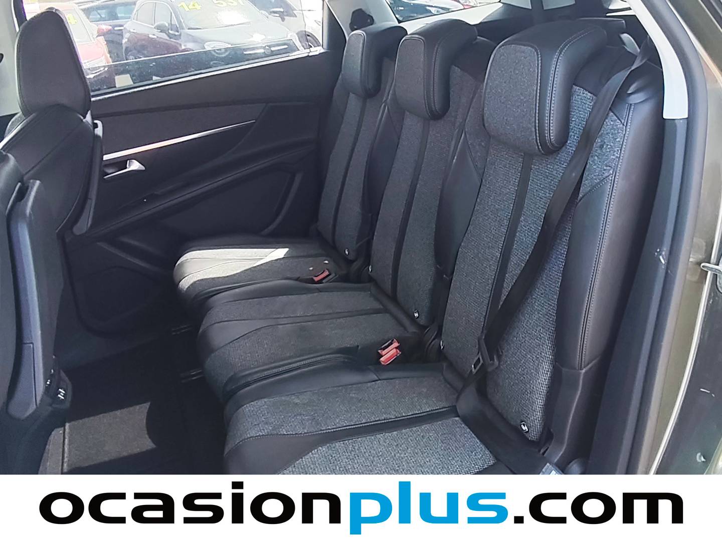 Foto asientos traseros Peugeot 5008 Peugeot 5008 5008 BlueHDi 130 S&S Allure EAT8 (130 CV) 7 Plazas