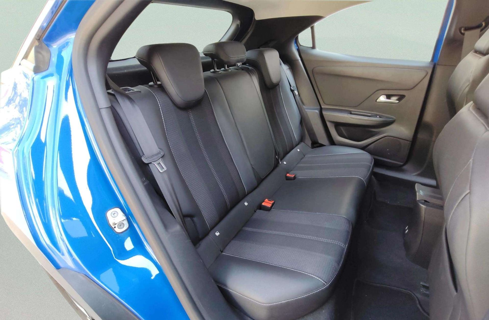 Opel Mokka 1.2 T Business Elegance - foto 18