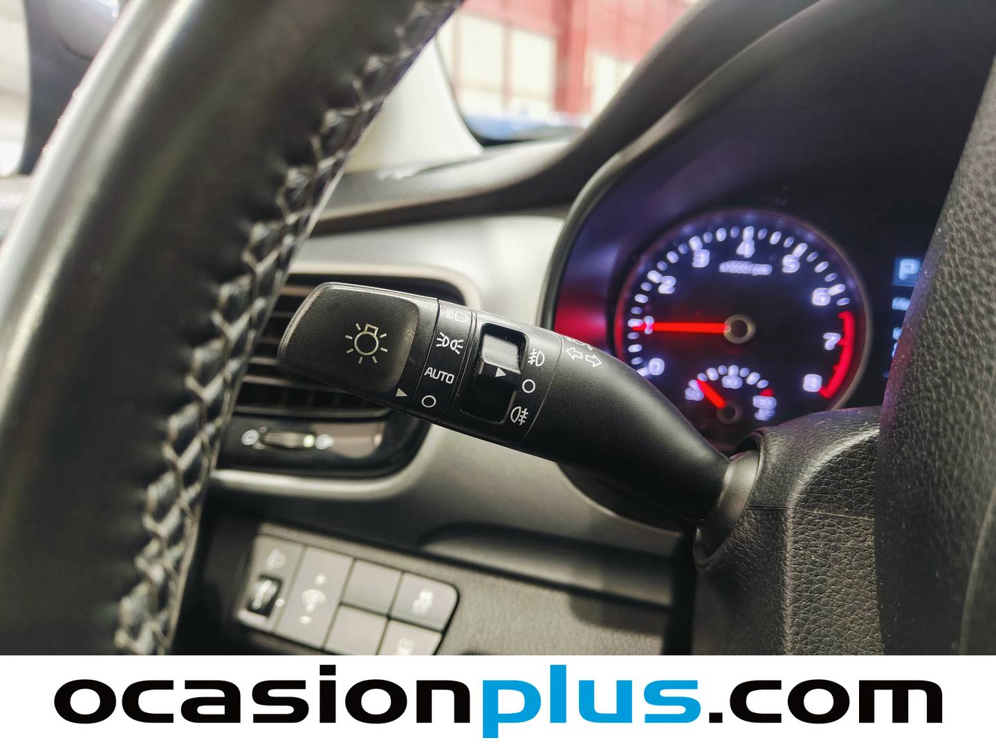 Foto KIA Stonic Kia Stonic 1.0 T-GDi Black Edition DCT (120 CV)