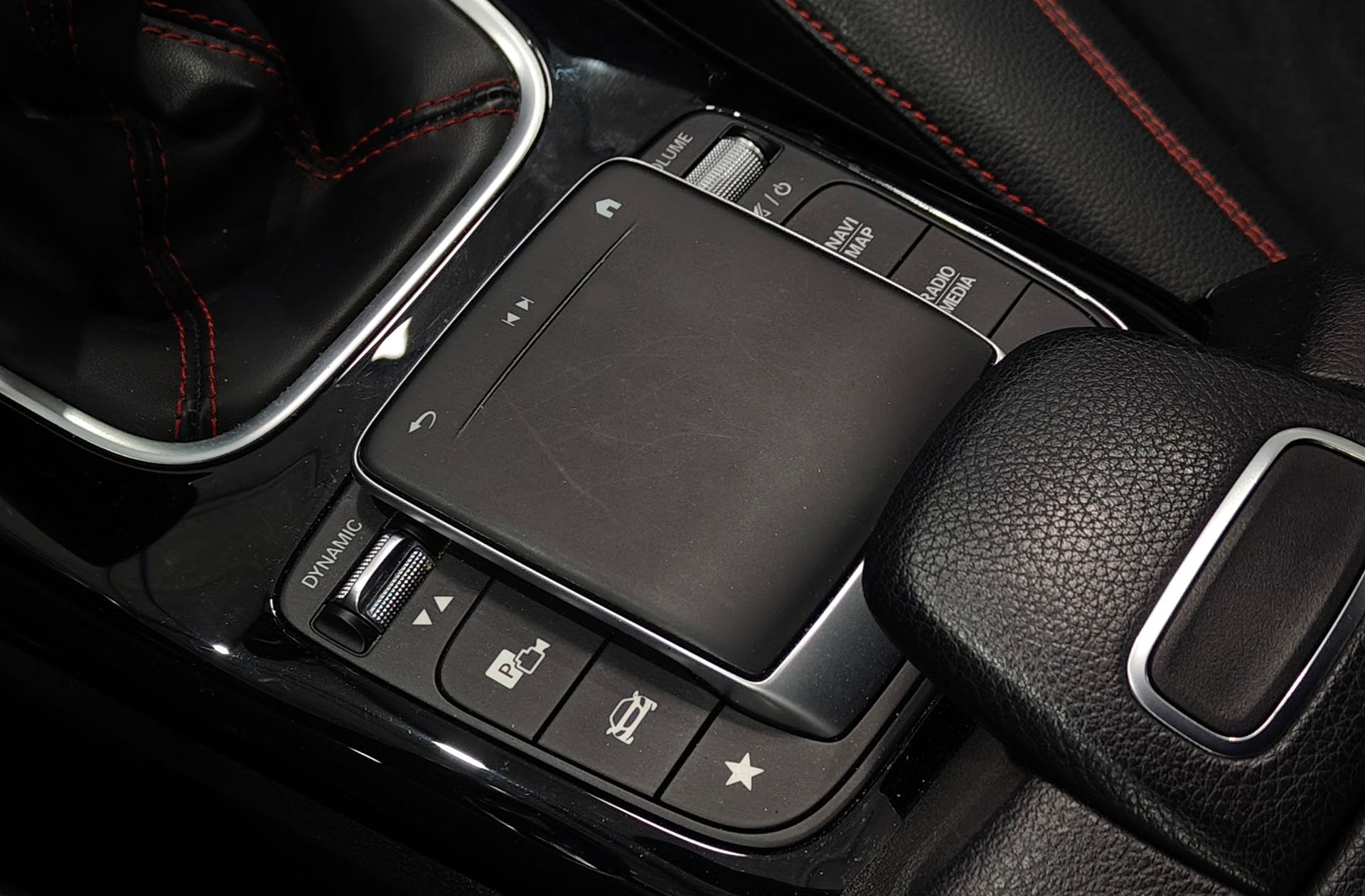 Mercedes-Benz Clase A 180 Pack AMG - foto 31
