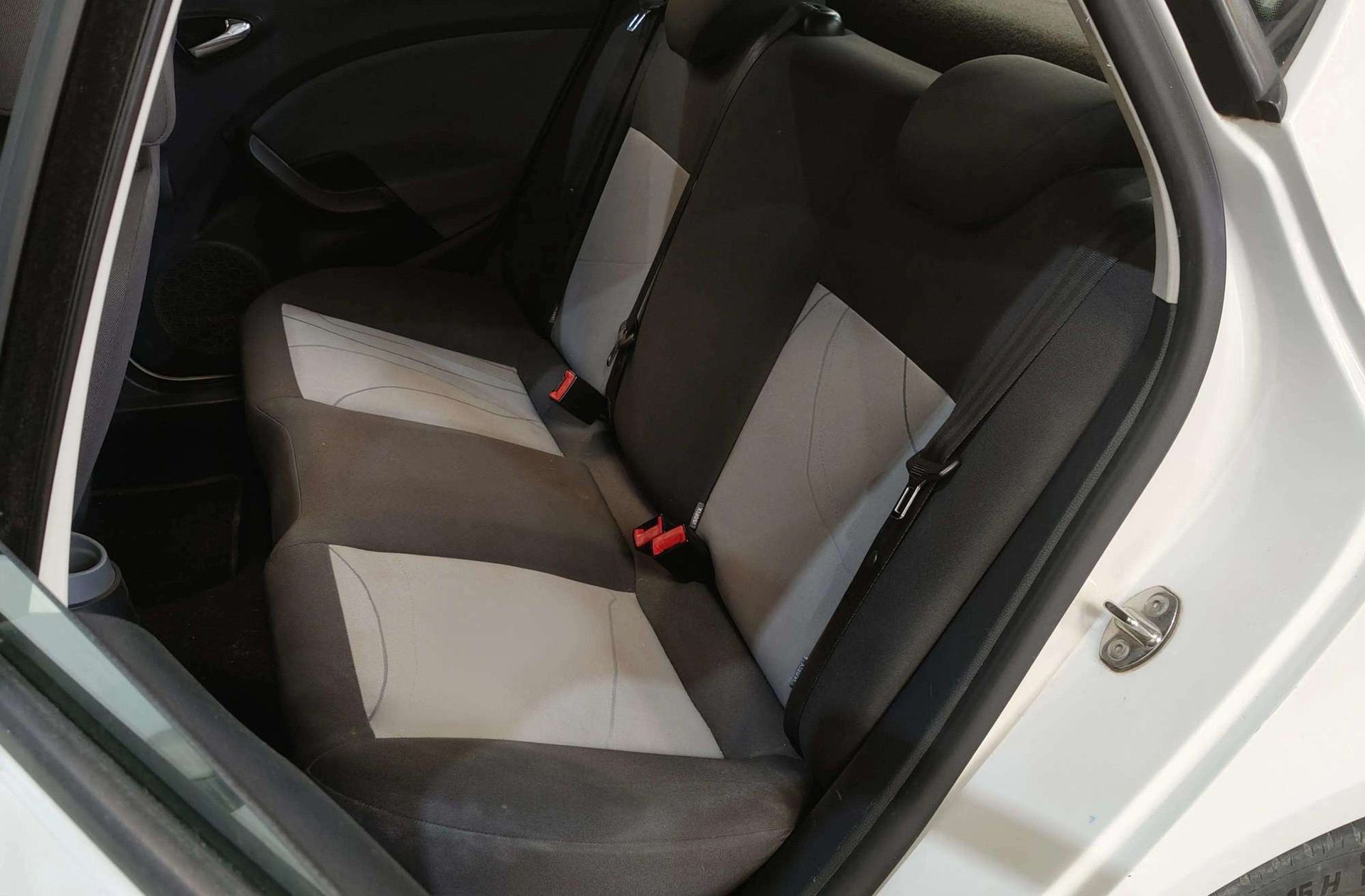 SEAT Ibiza 1.6 TDI CR Reference - foto 10