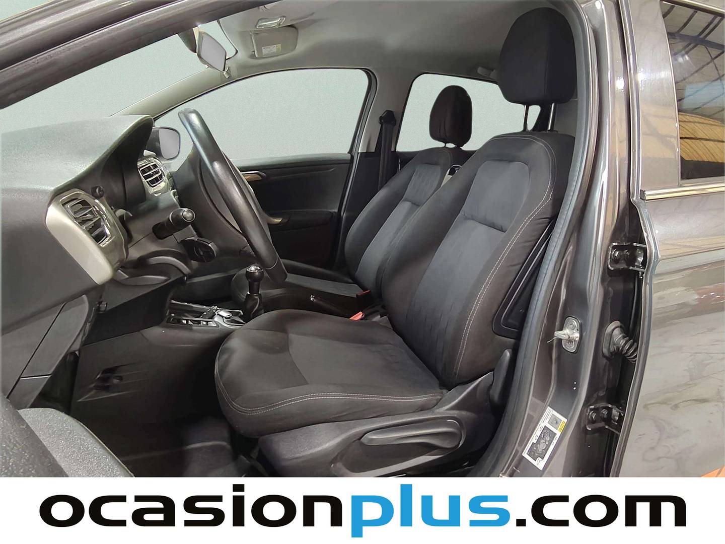 Foto asientos delanteros Citroën C-Elysée Citroën C-Elysee PureTech 82 Shine (82 CV)