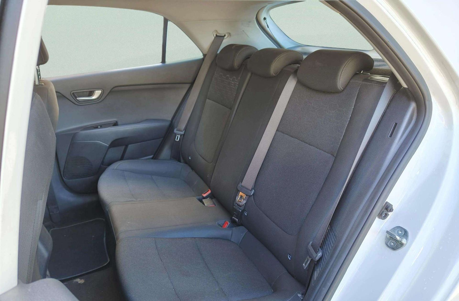Kia Rio 1.0 T-GDi MHEV iMT Drive - foto 12