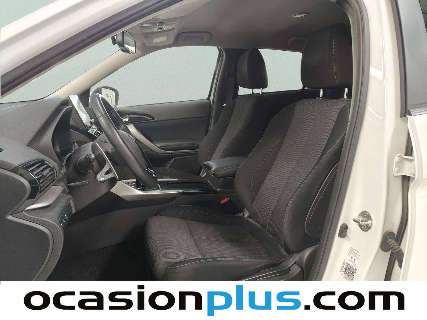 Foto asientos delanteros Mitsubishi Eclipse Cross Mitsubishi Eclipse Cross 2.4 PHEV Motion 4WD Auto (188 CV)