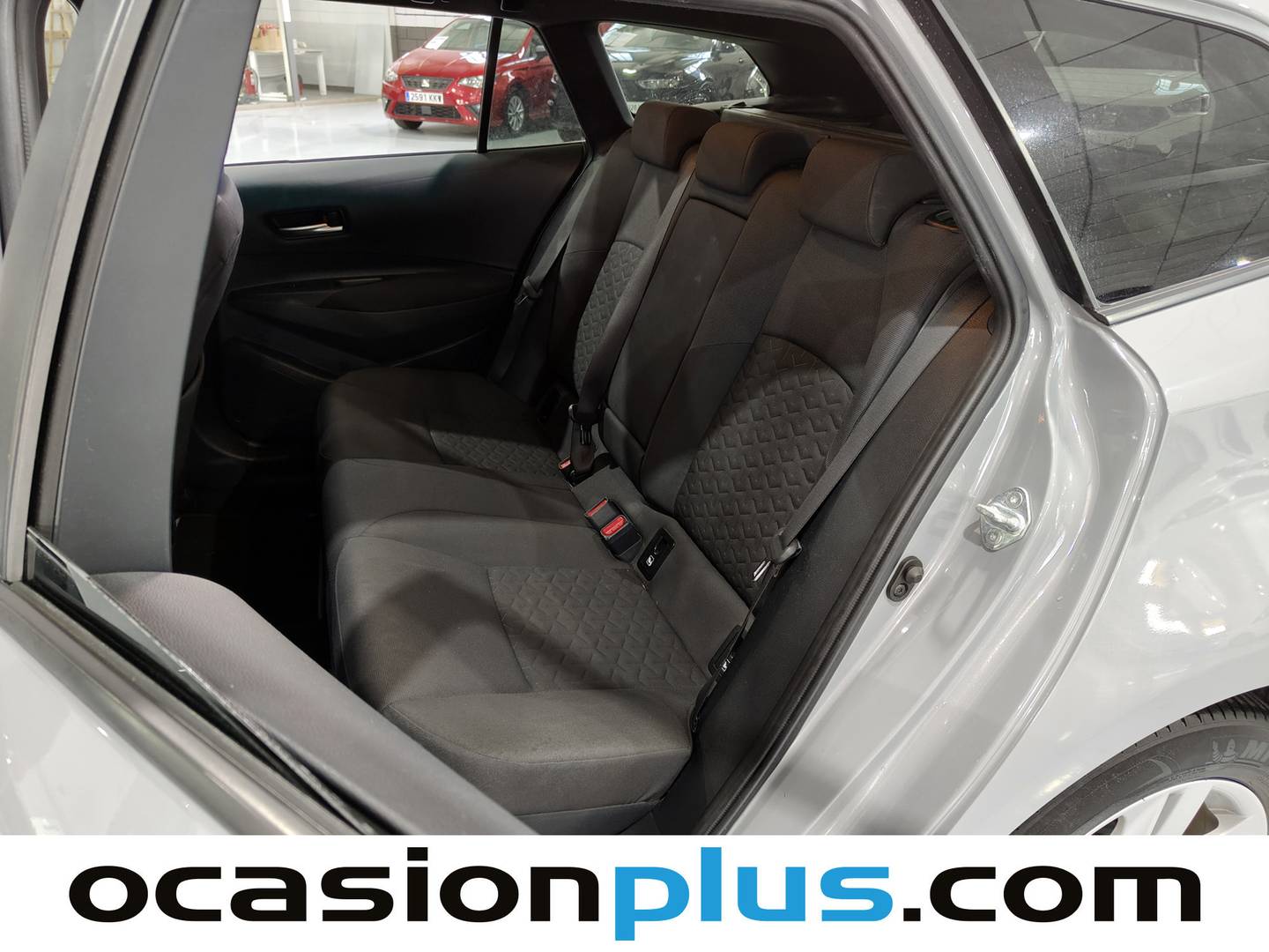 Foto asientos traseros Toyota Corolla Toyota Corolla Touring Sports 125H Active Tech E-CVT (122 CV)