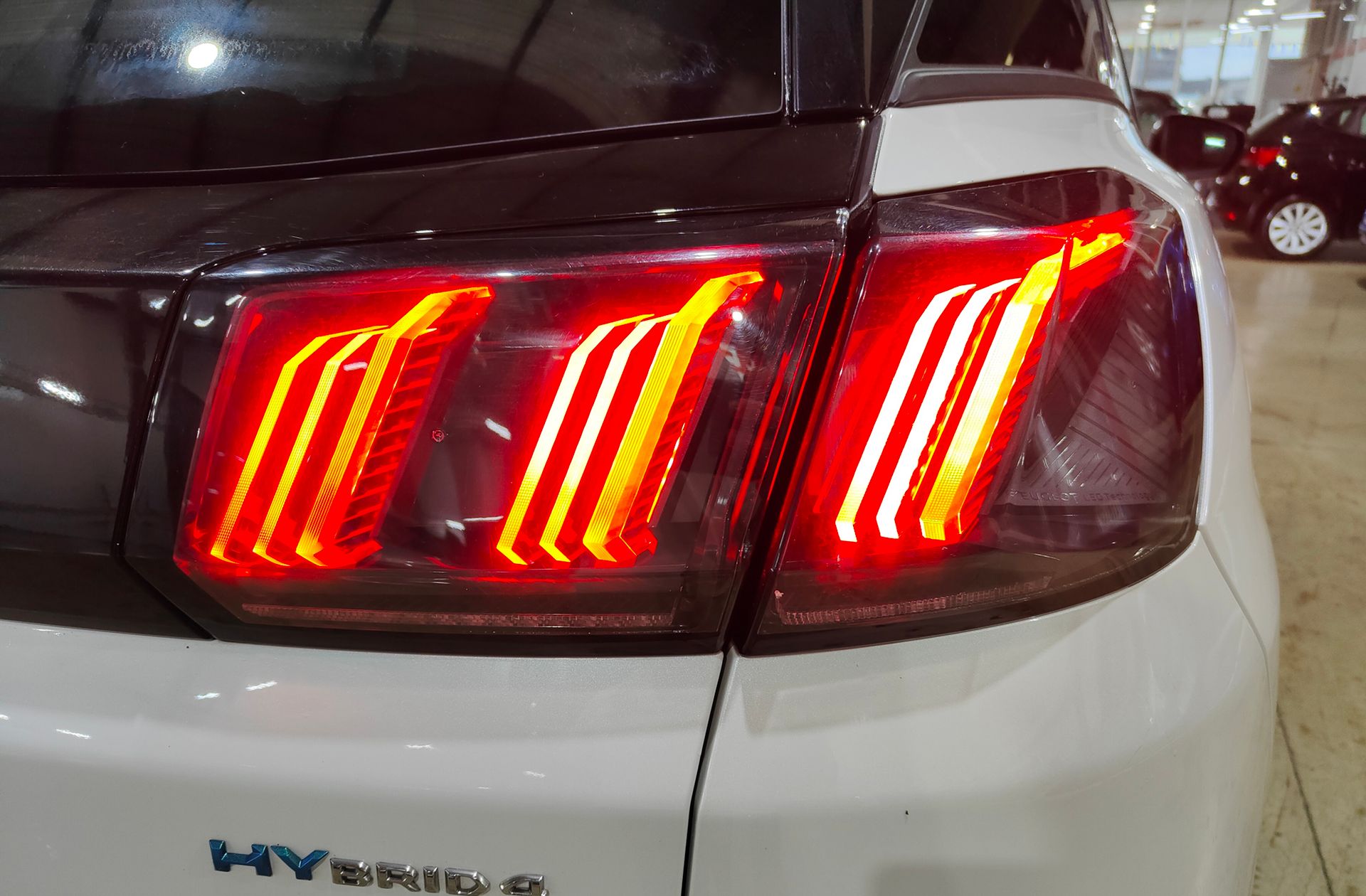 Peugeot 3008 300 Allure Pack e-EAT8 - foto 18
