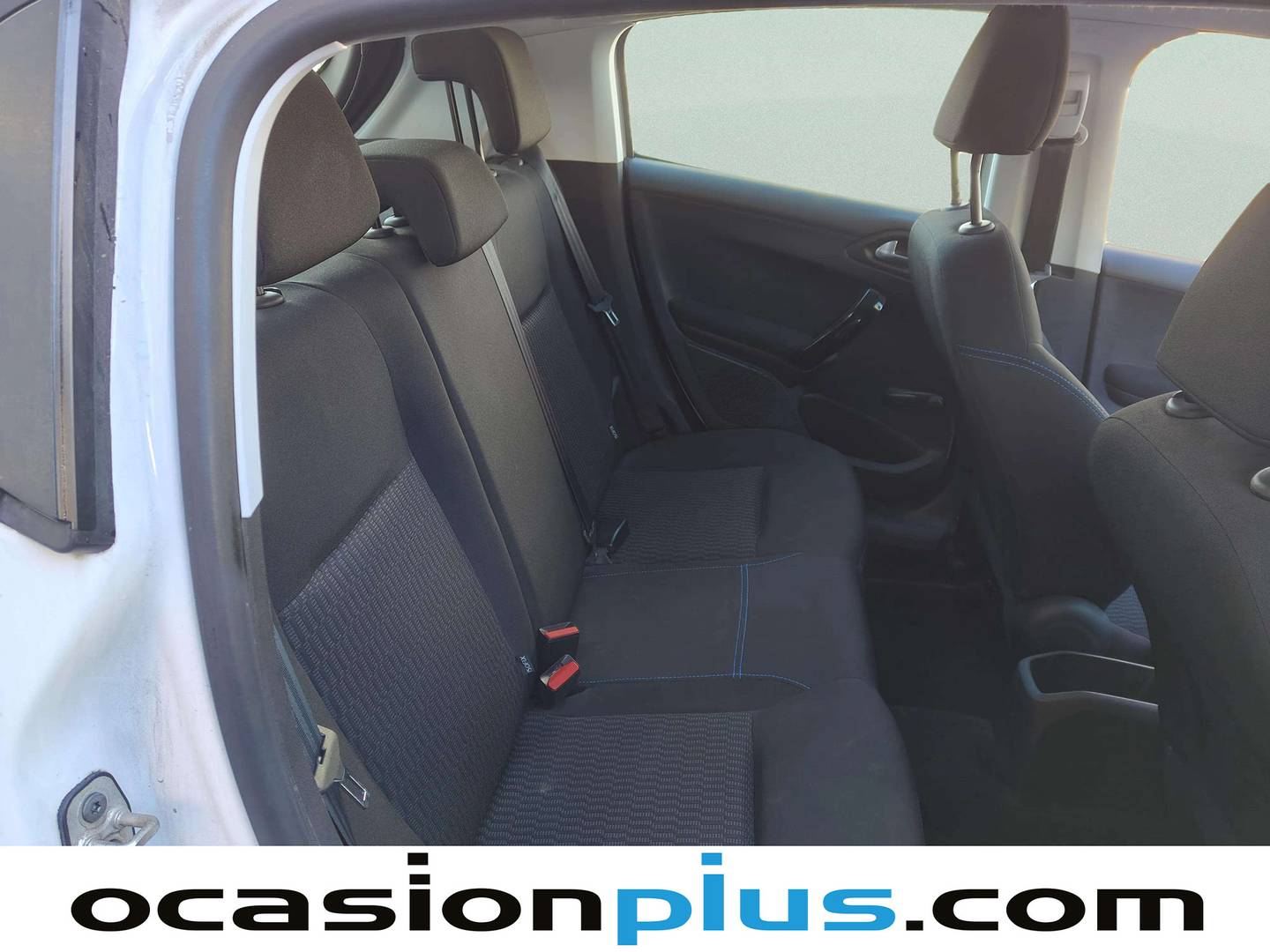 Foto Peugeot 208 Peugeot 208 PureTech Signature (82 CV)