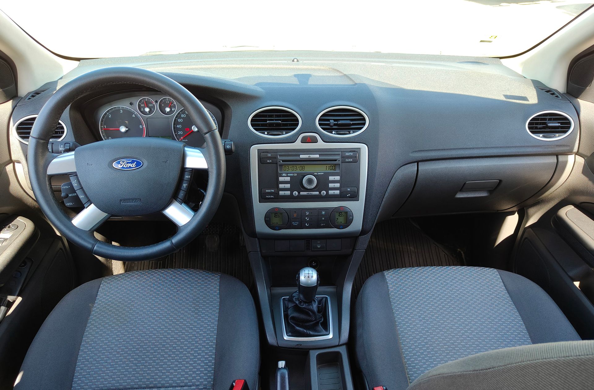 Ford Focus 1.8 TDCi Trend - foto 6
