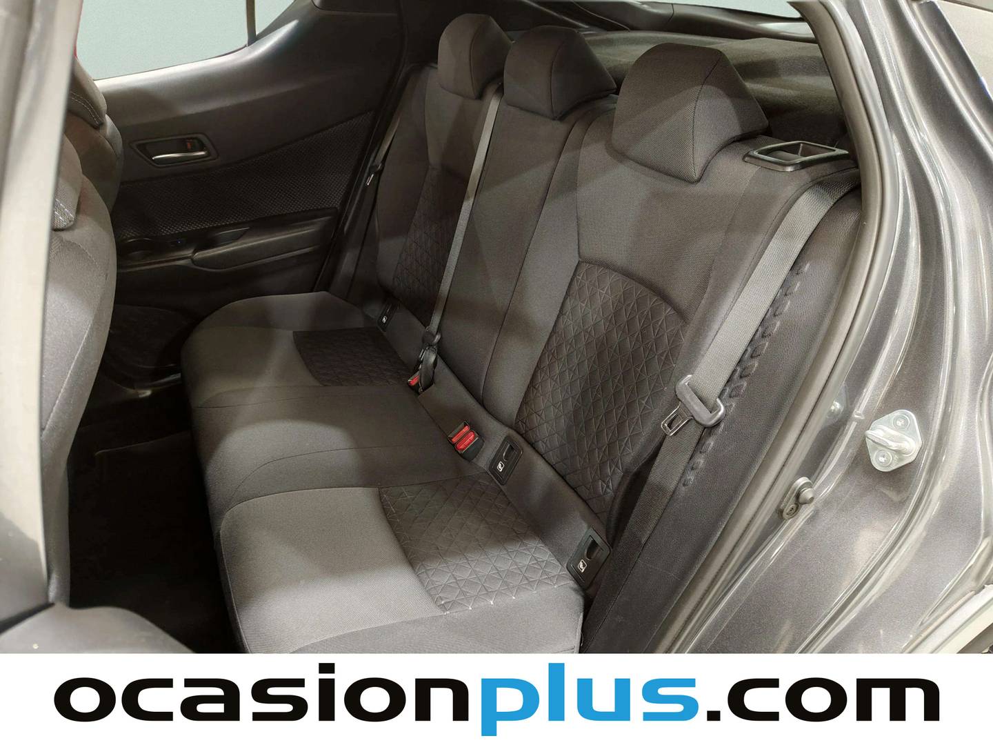 Foto asientos traseros Toyota C-HR Toyota C-HR 180H Advance (184 CV)