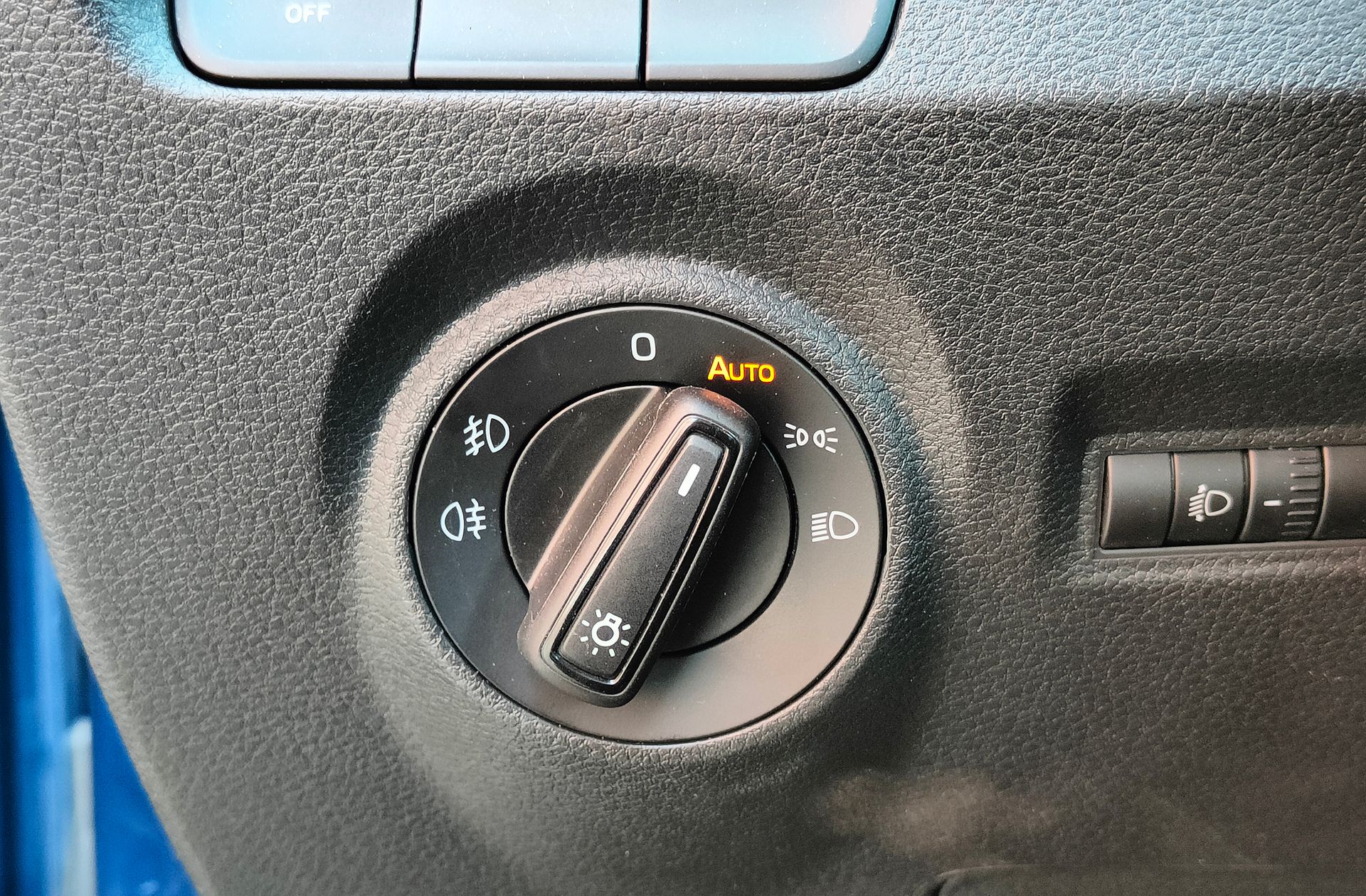 Škoda Fabia 1.0 MPI Like - foto 8