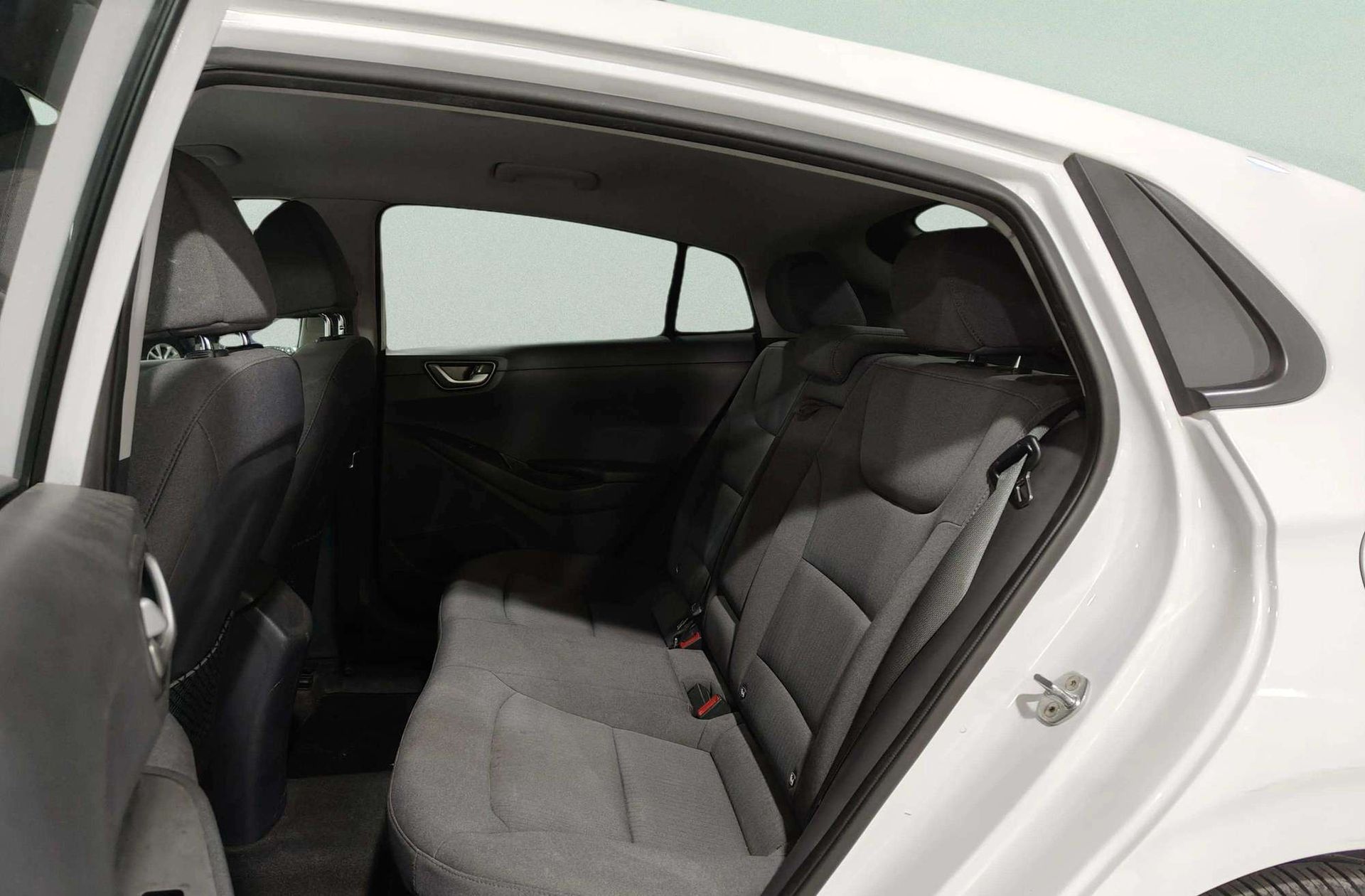 Hyundai Ioniq 1.6 GDI HEV Klass - foto 11