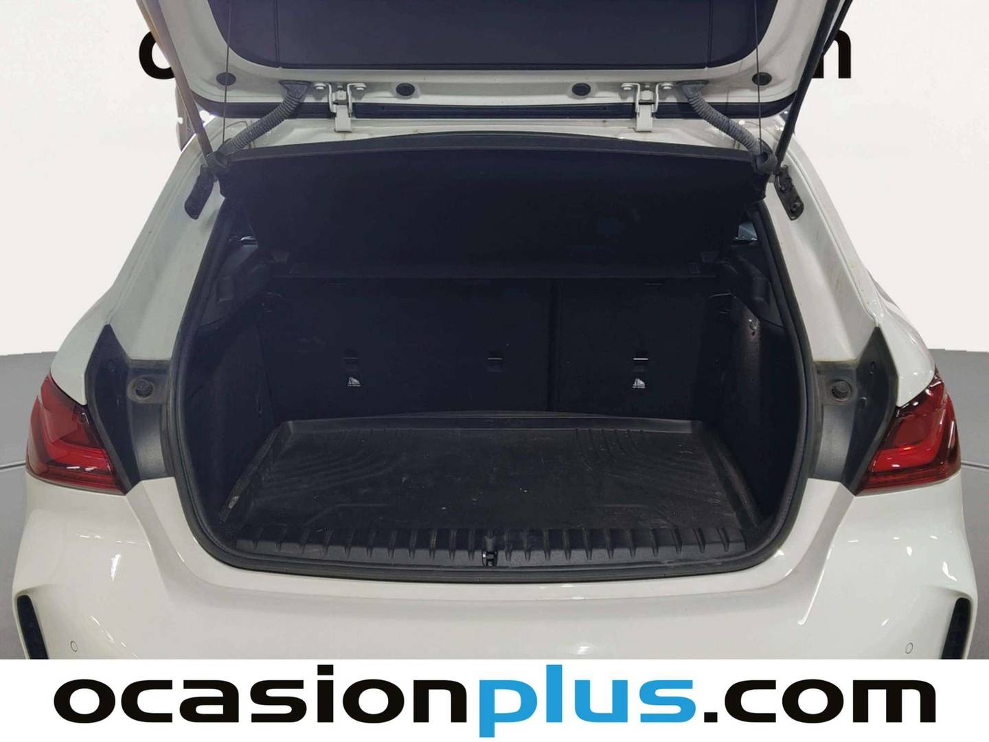 Fotos maletero BMW Serie 1 BMW Serie 1 118i (140 CV) Pack M