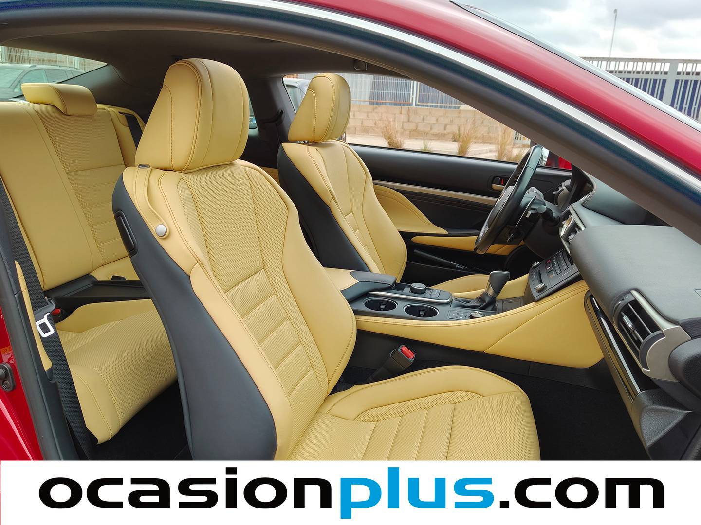 Acabados Lexus RC Lexus RC 300h Executive (223 CV)