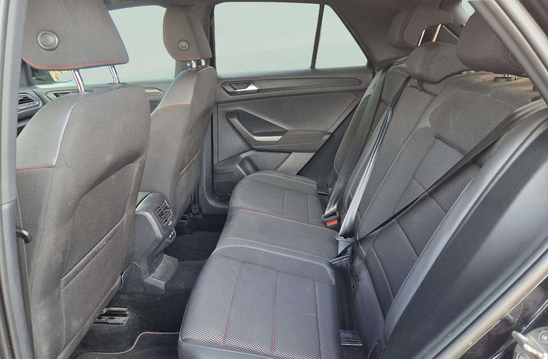 Volkswagen T-Roc Sport 1.5 TSI - foto 13
