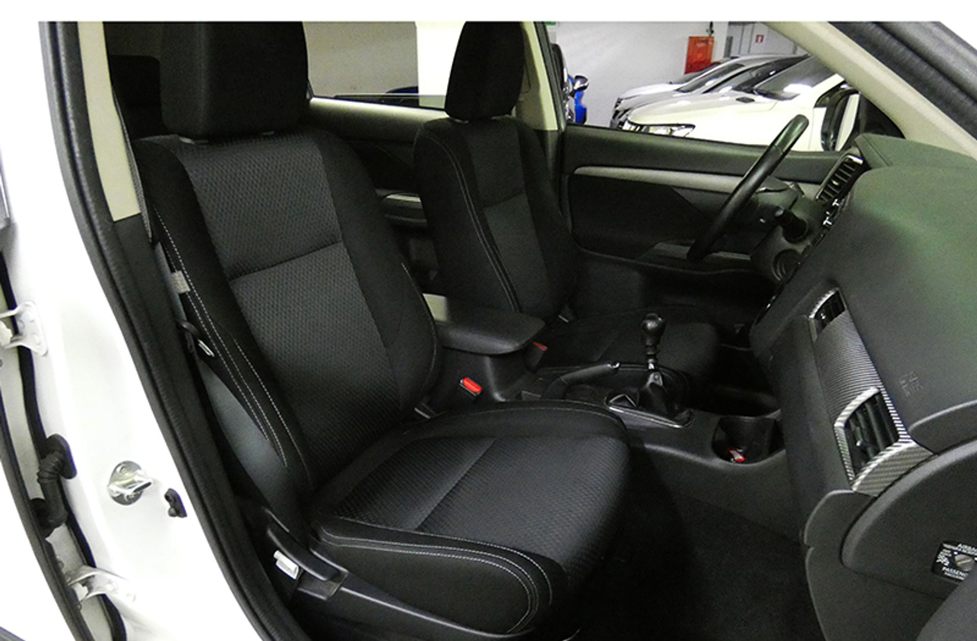 Mitsubishi Outlander 220 DI-D Motion 2WD - foto 19