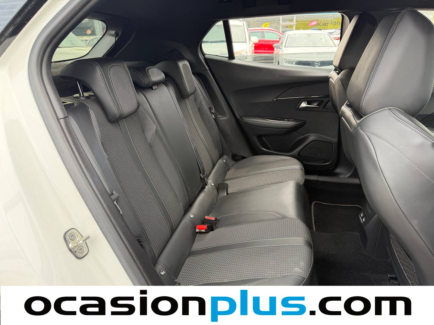 Foto Peugeot 2008 Peugeot 2008 PureTech 130 GT Line (130 CV)