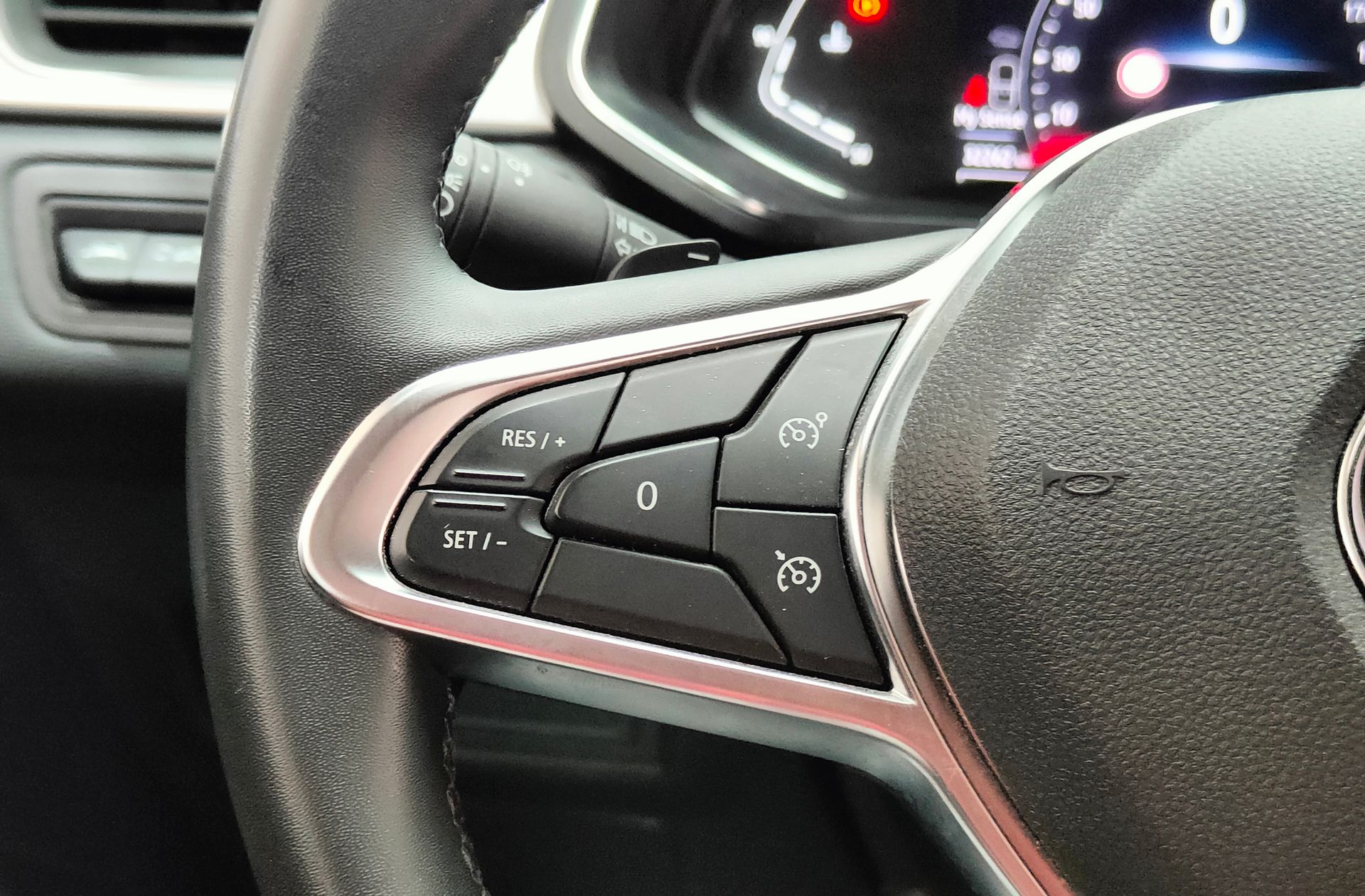 Renault Captur Zen TCe Micro Híbrido EDC GPF - foto 25