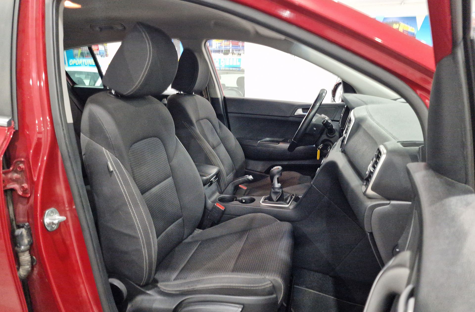Kia Sportage 1.7 CRDi VGT Eco-Dynamics x-Tech17 4x2 - foto 17