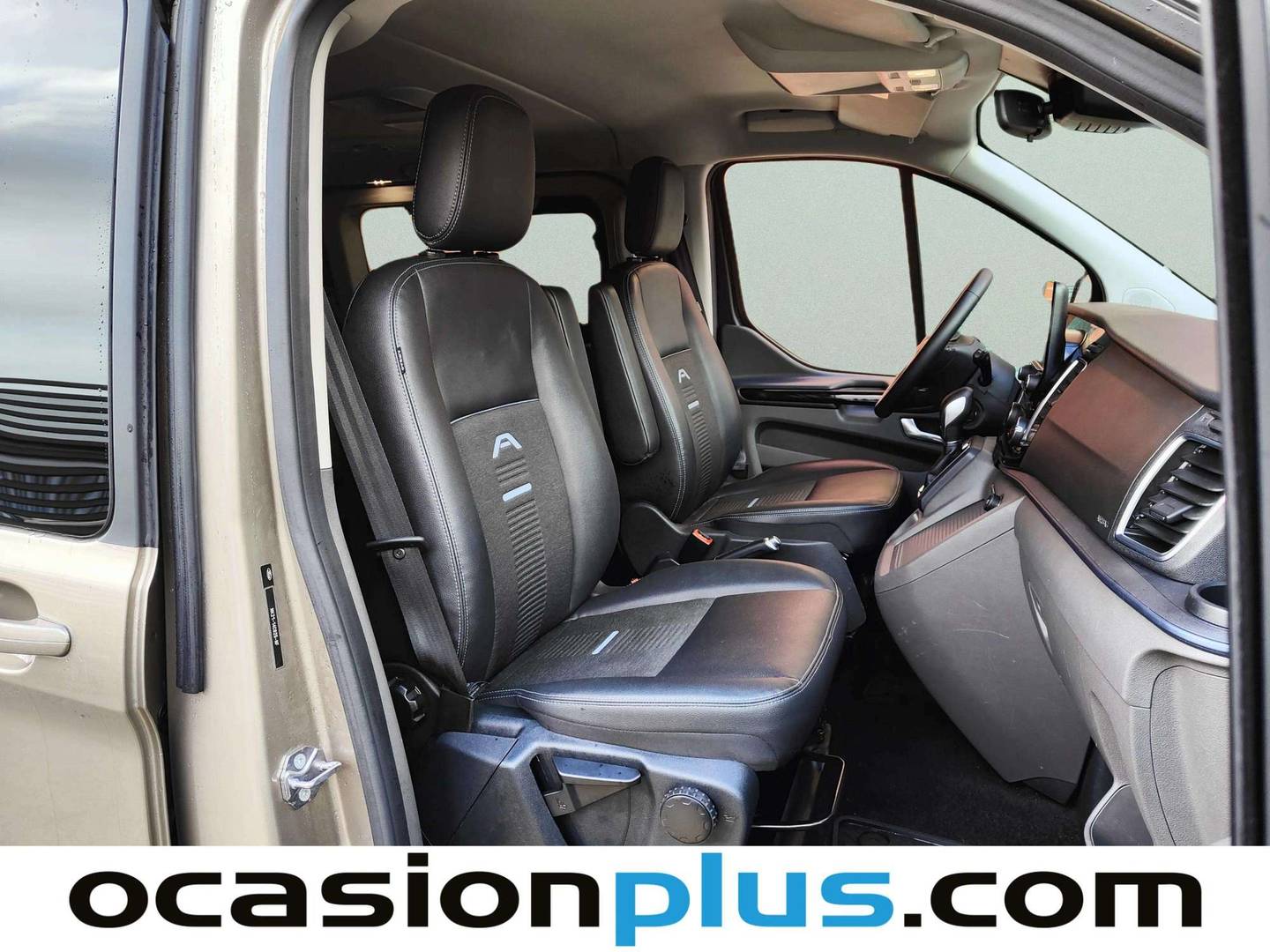 Foto Ford Tourneo Custom FORD Tourneo Custom 2.0 EcoBlue L2 Active Auto (170 CV) 8 Plazas