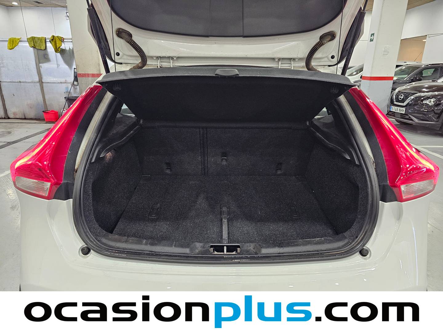 Foto Volvo V40 Cross Country Volvo V40 Cross Country D2 Plus (120 CV)