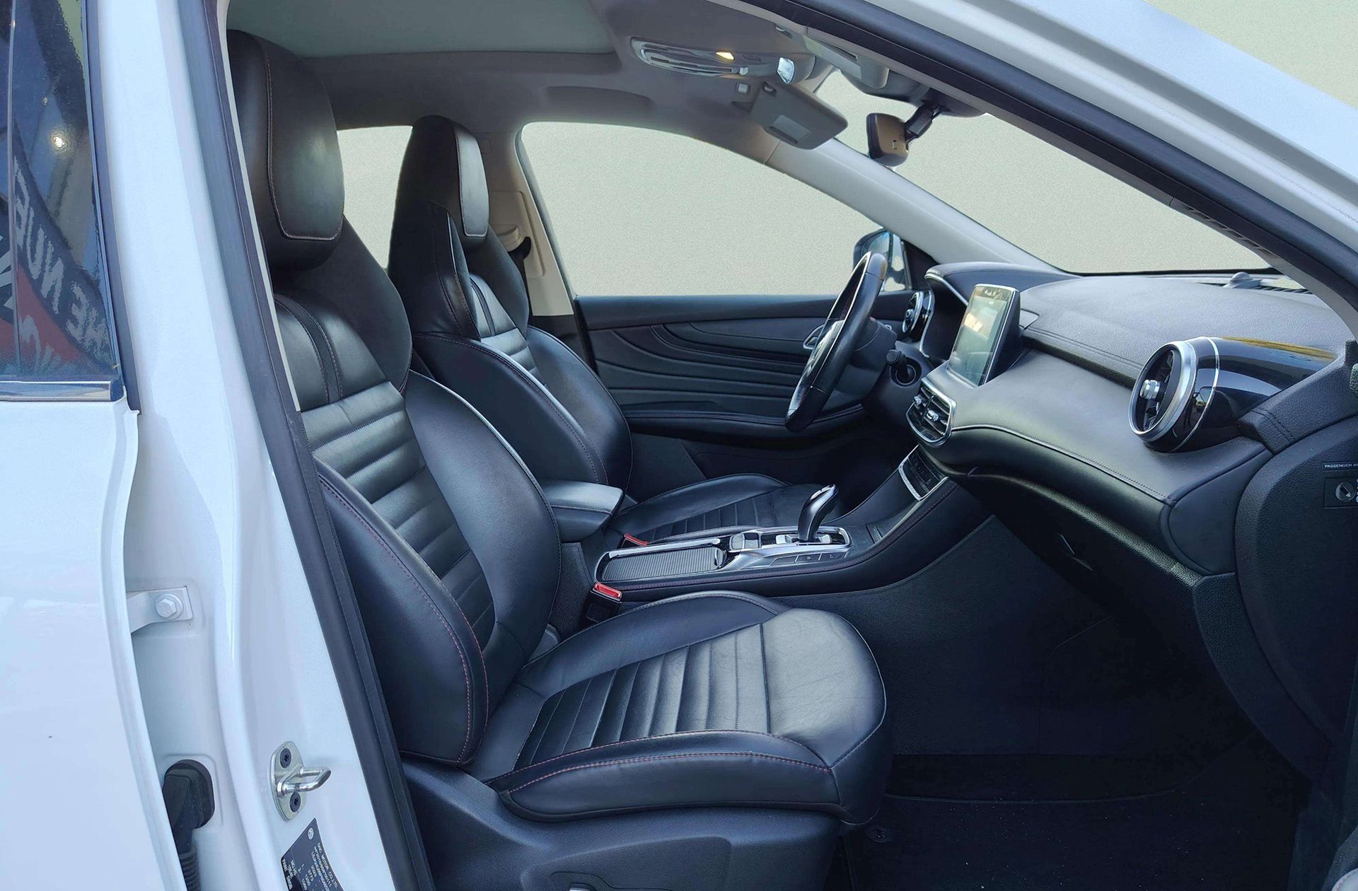 MG HS 1.5 Turbo GDI Luxury DCT - foto 21