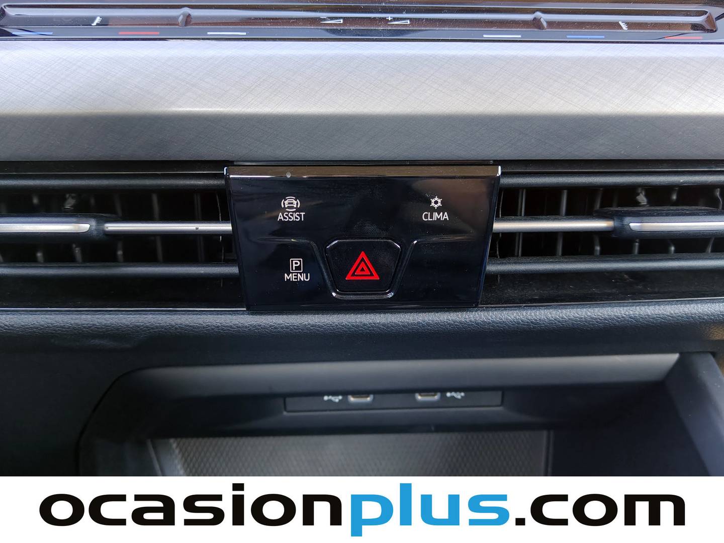 Foto Volkswagen Golf Volkswagen Golf Life 1.0 eTSI  (110 CV) DSG