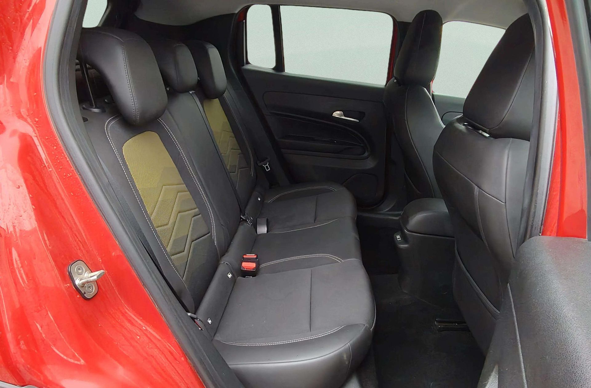Jeep Avenger 1.2 G Summit - foto 25