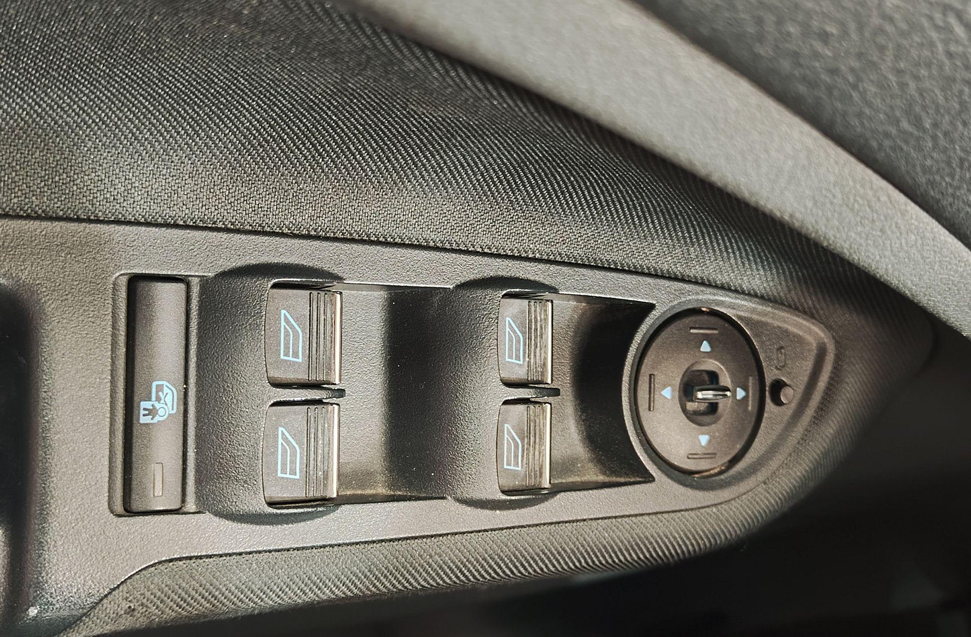 Ford C-Max 2.0 TDCi Titanium Powershift - foto 34