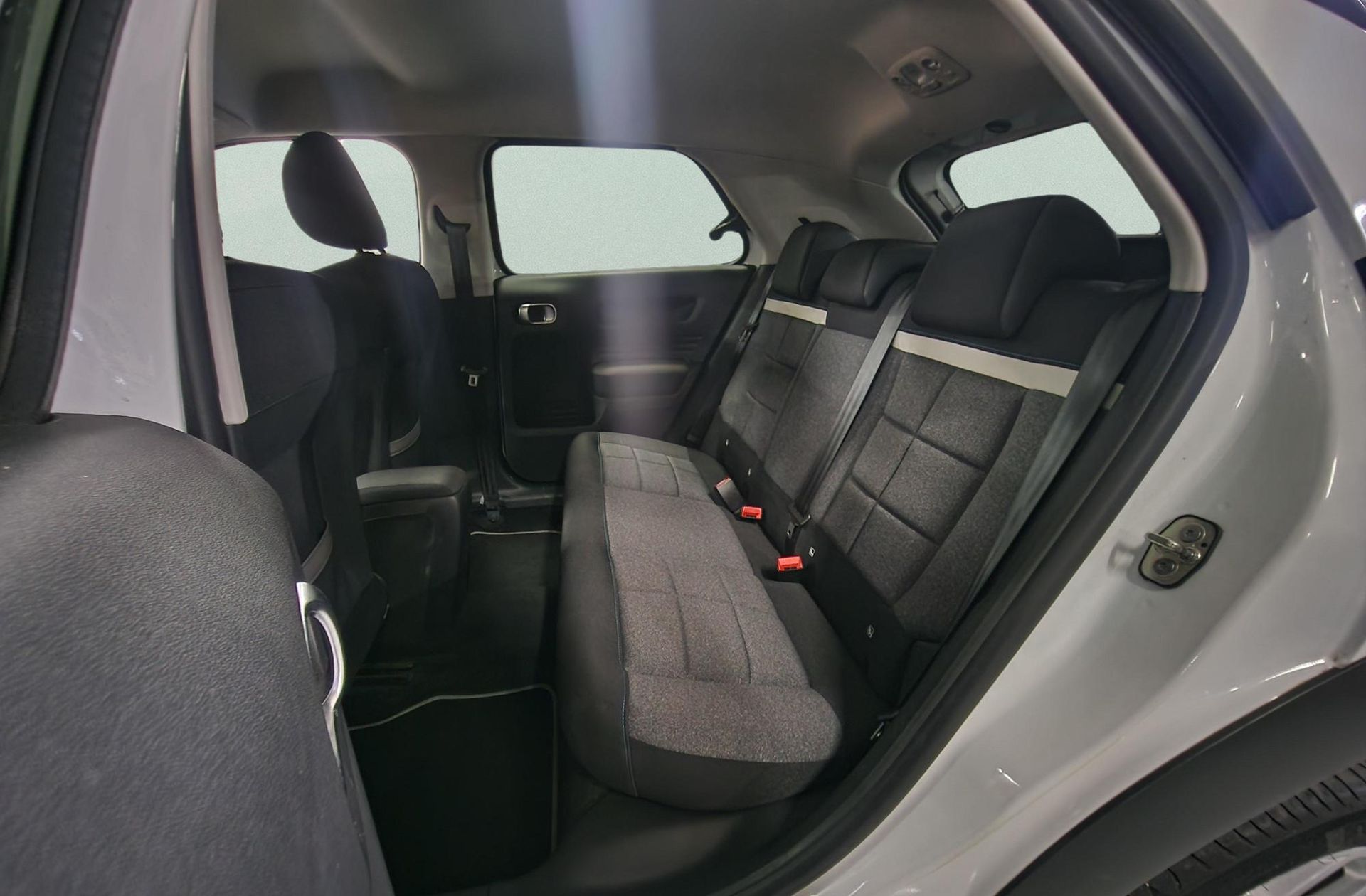 Citroën C4 Cactus BlueHDi 100 Shine - foto 11