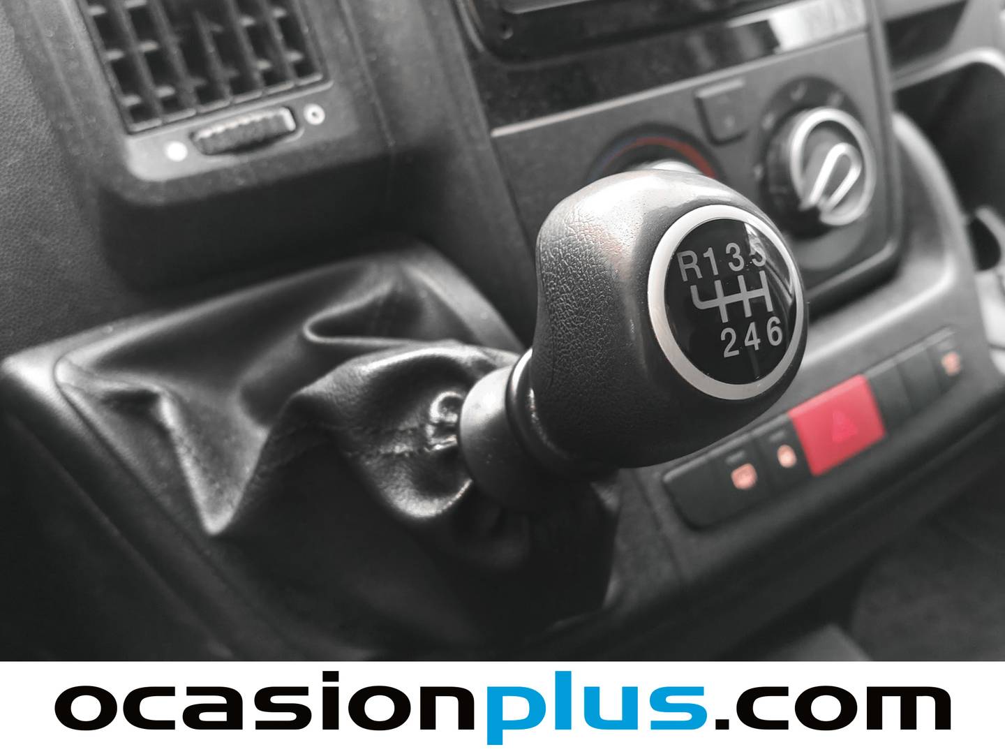 Foto Peugeot Boxer Peugeot Boxer Furgon BlueHDi 140 S&S 335 L3H2 (140 CV)