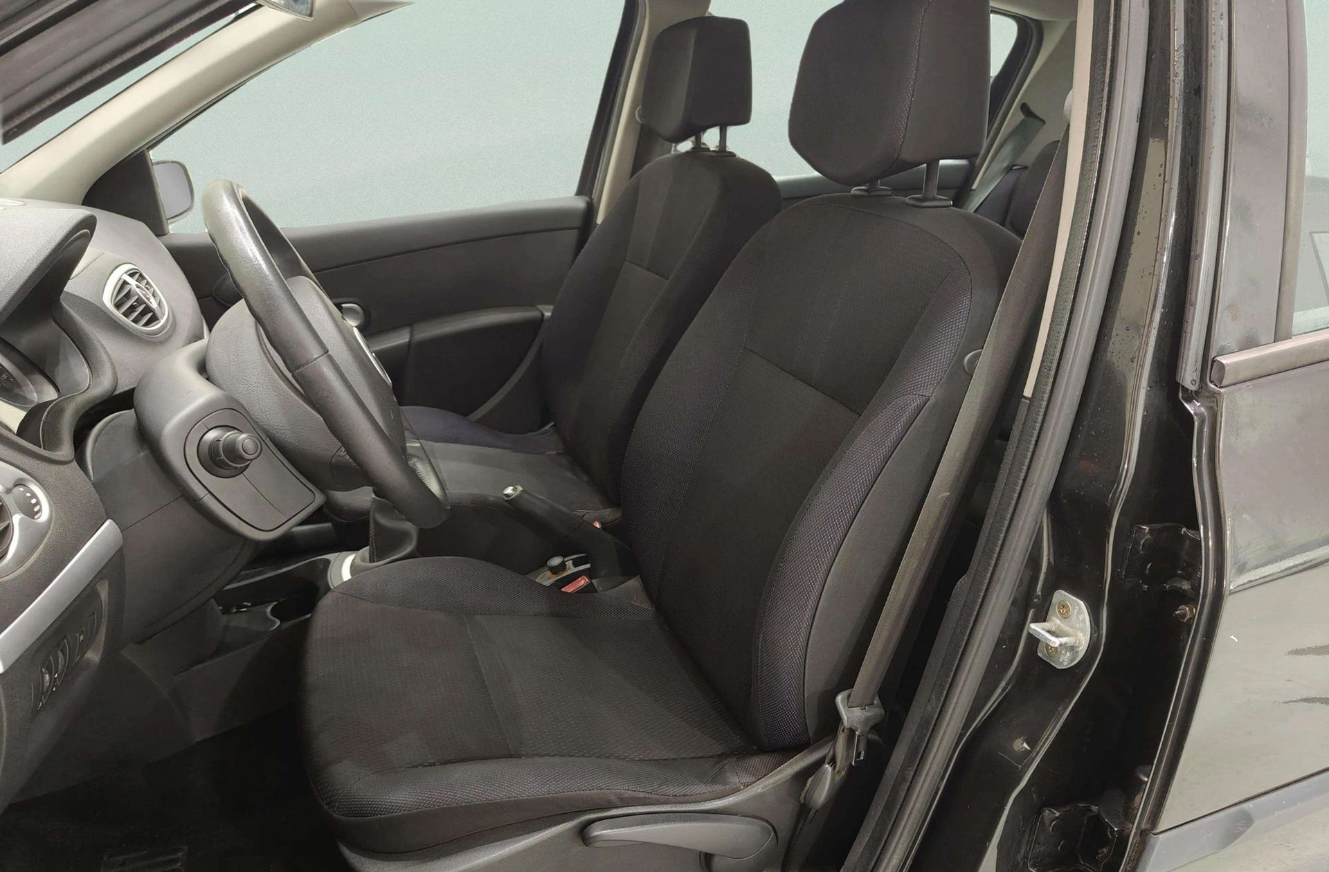 Renault Clio 1.4 16v Dynamique - foto 8