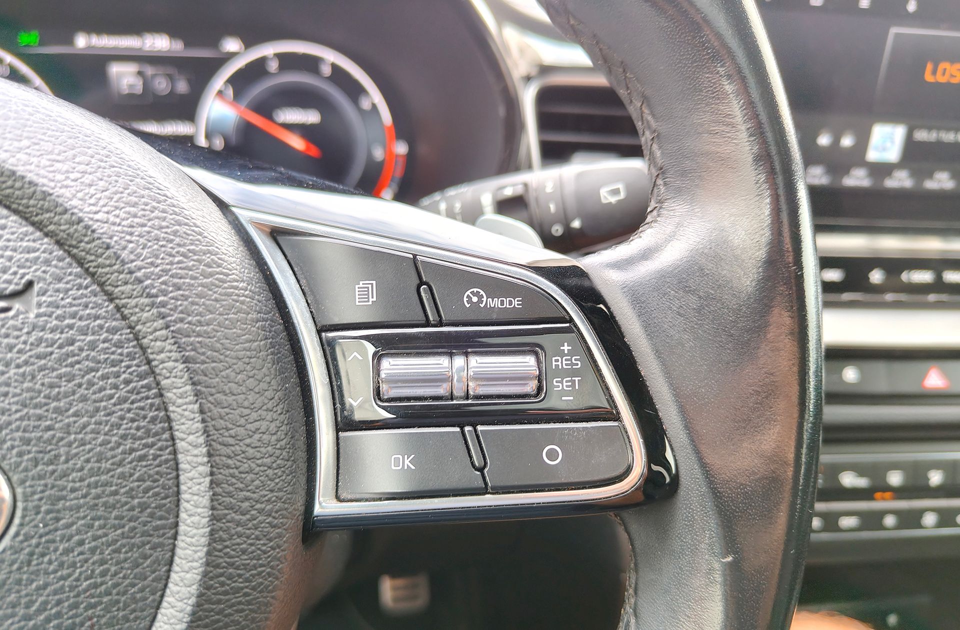 Kia XCeed 1.6 MHEV Emotion DCT - foto 31