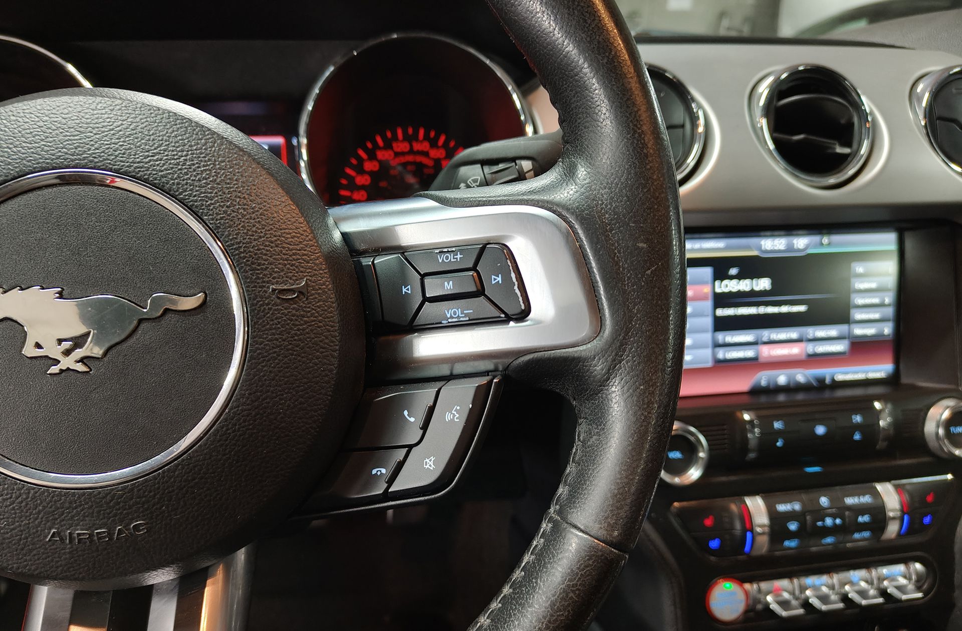 Ford Mustang 2.3 EcoBoost Mustang (Fastback) - foto 44