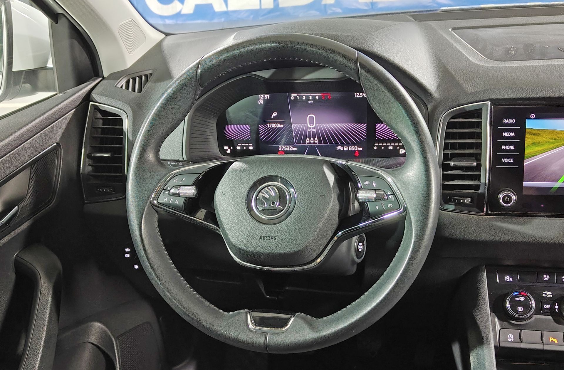 Škoda Karoq 2.0 TDI Selection - foto 27