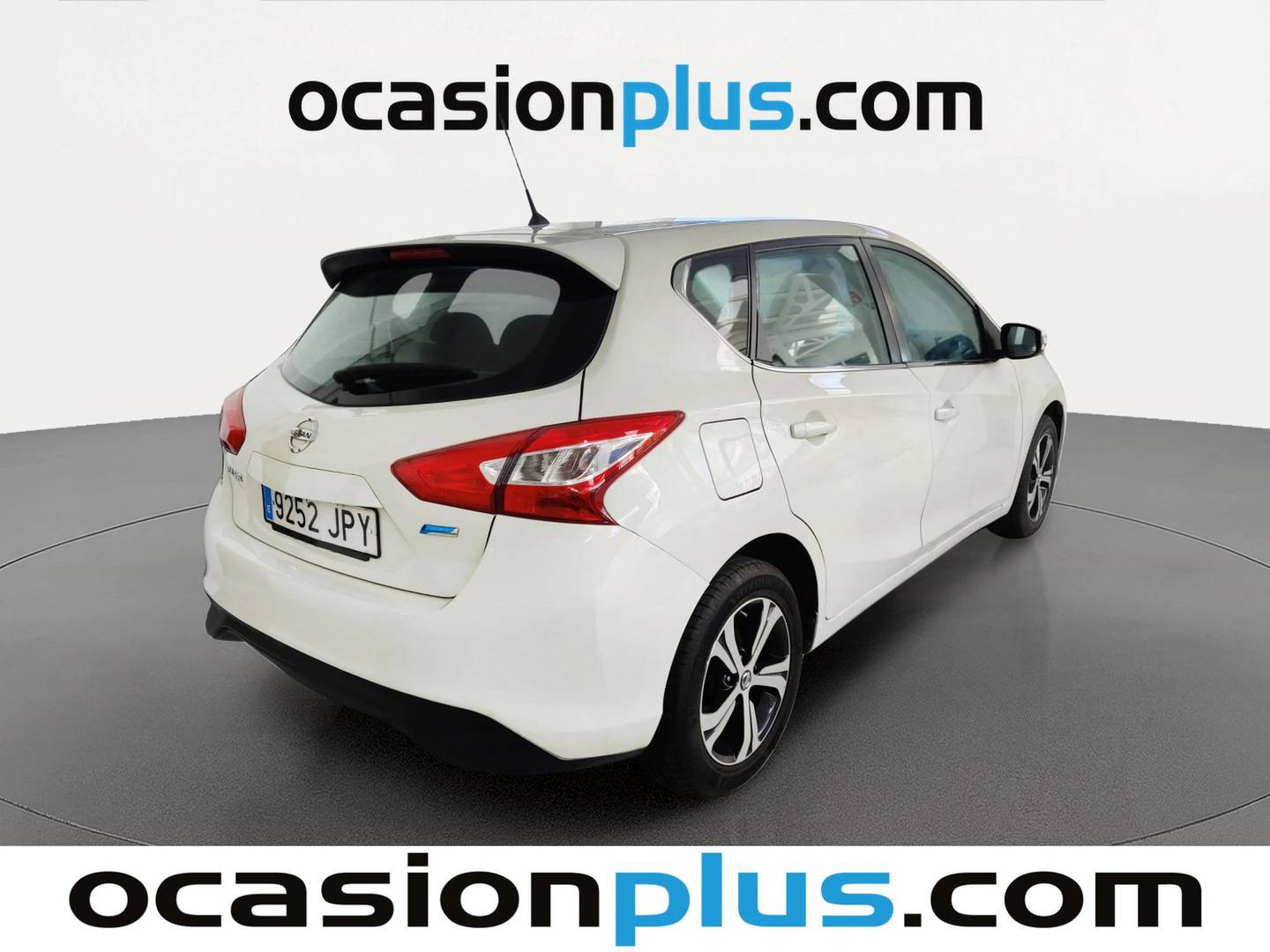 Foto trasera Nissan PULSAR Nissan Pulsar 1.5 dCi Acenta (110 CV) derecha