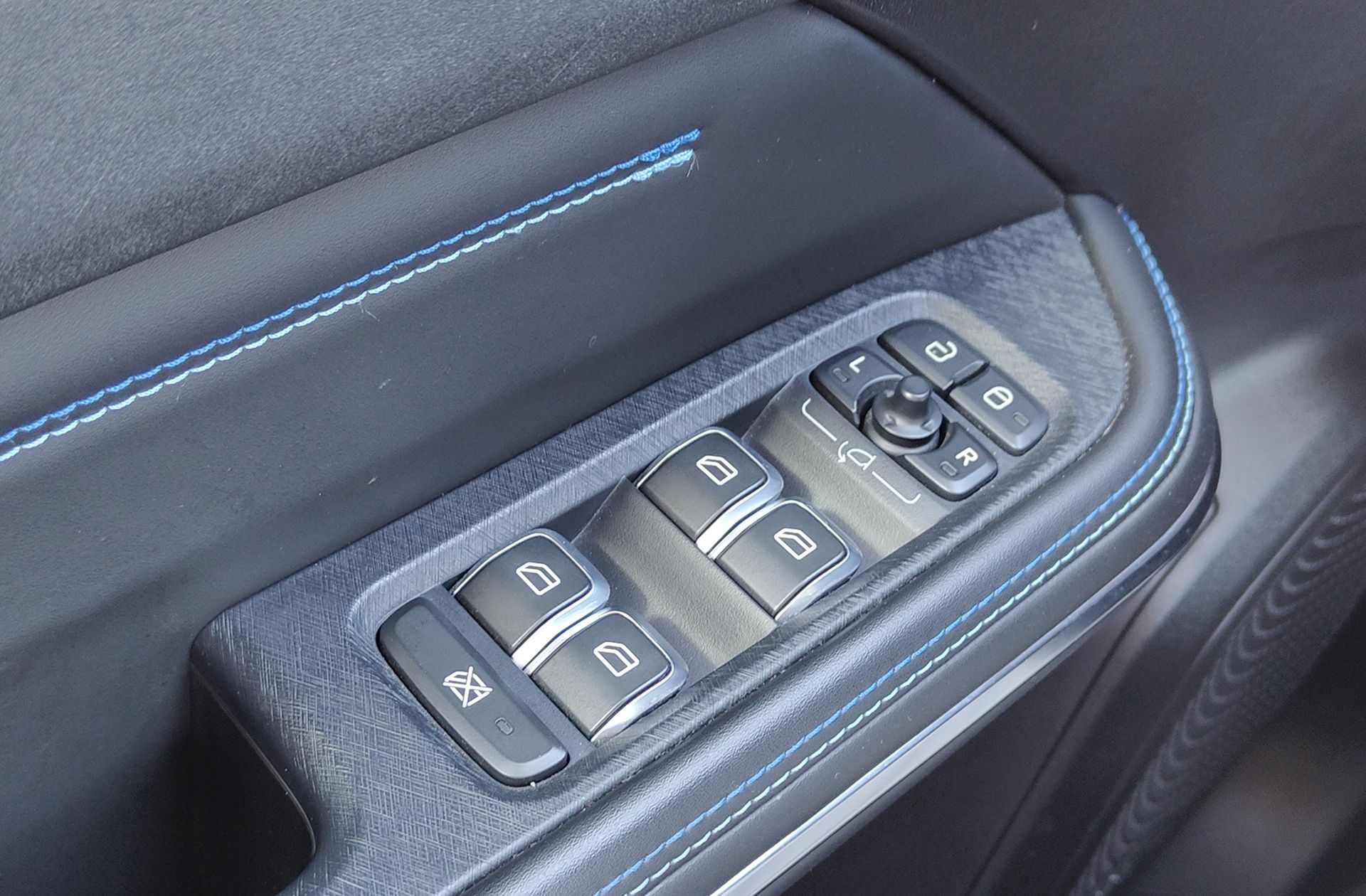 Lynk & Co 01 1.5 PHEV - foto 43