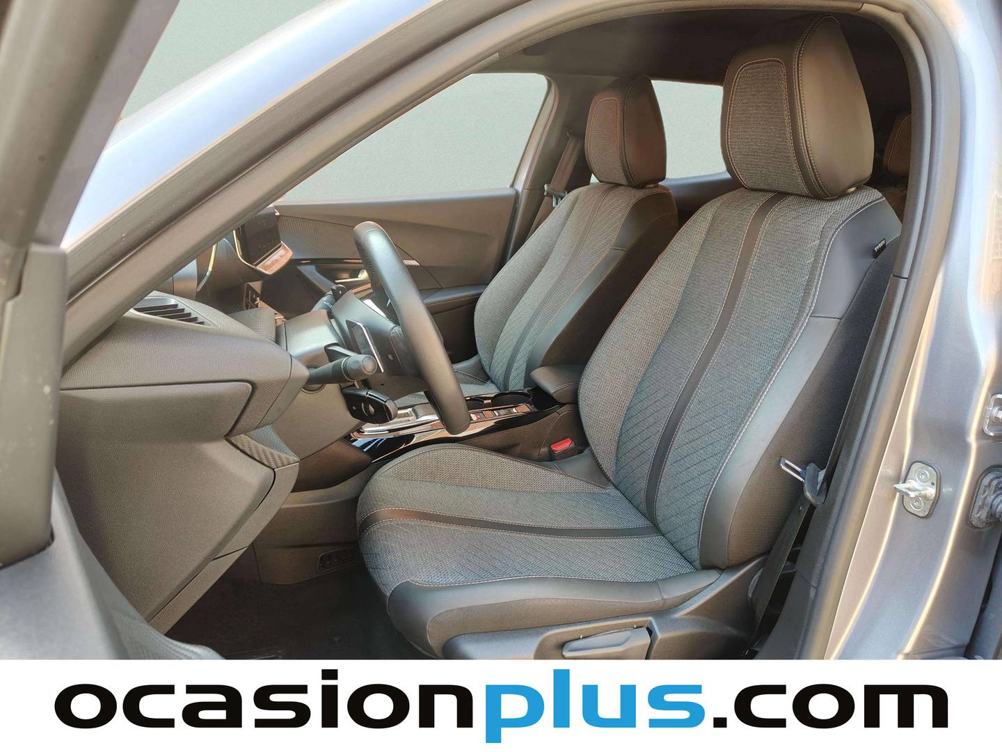 Foto asientos delanteros Peugeot 2008 Peugeot 2008 Allure Hybrid eDCS6 (145 CV)