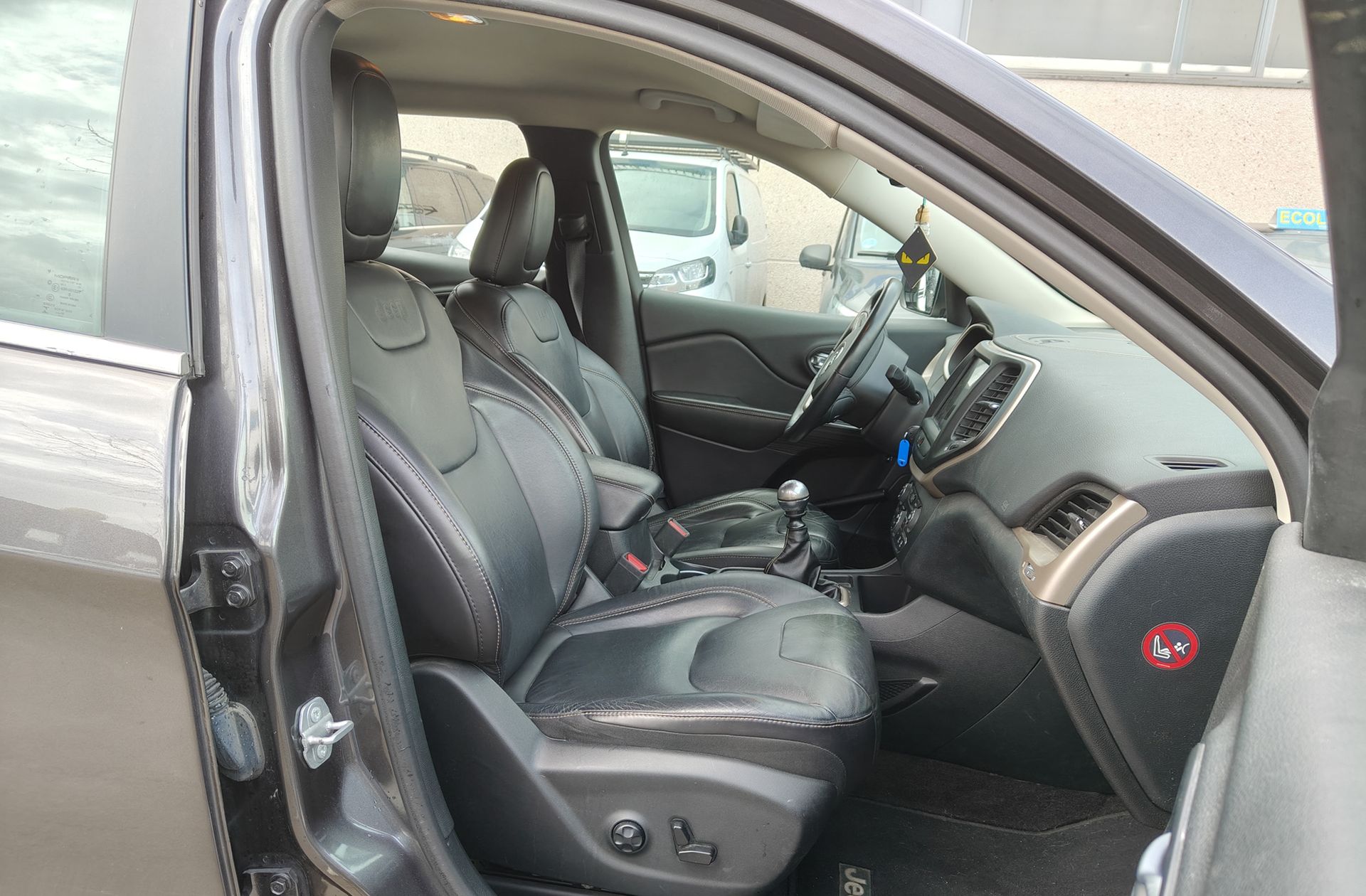 Jeep Cherokee 2.0 CRD Longitude 4x2 - foto 20