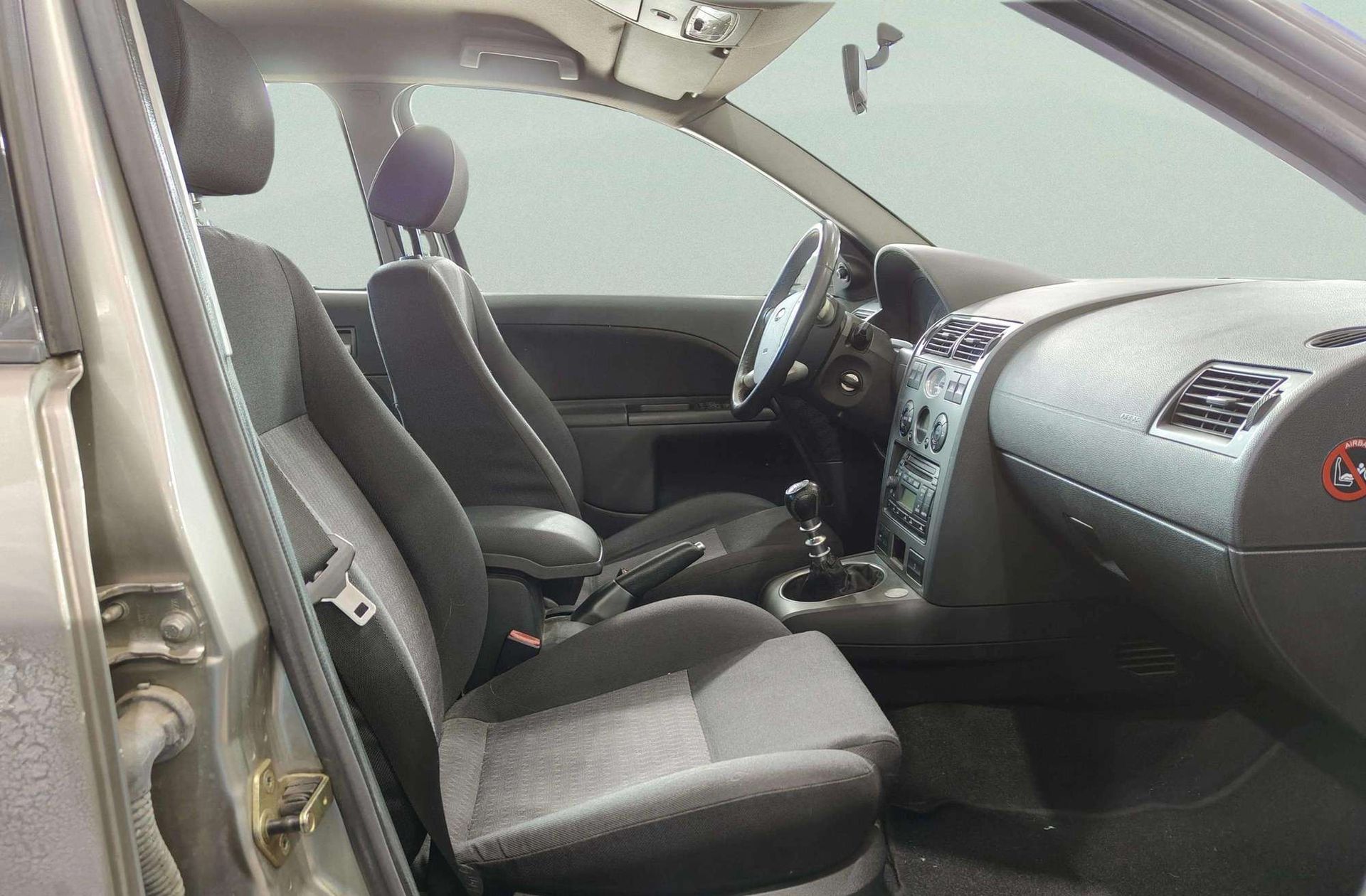 Ford Mondeo 2.0 TDCi Trend - foto 14